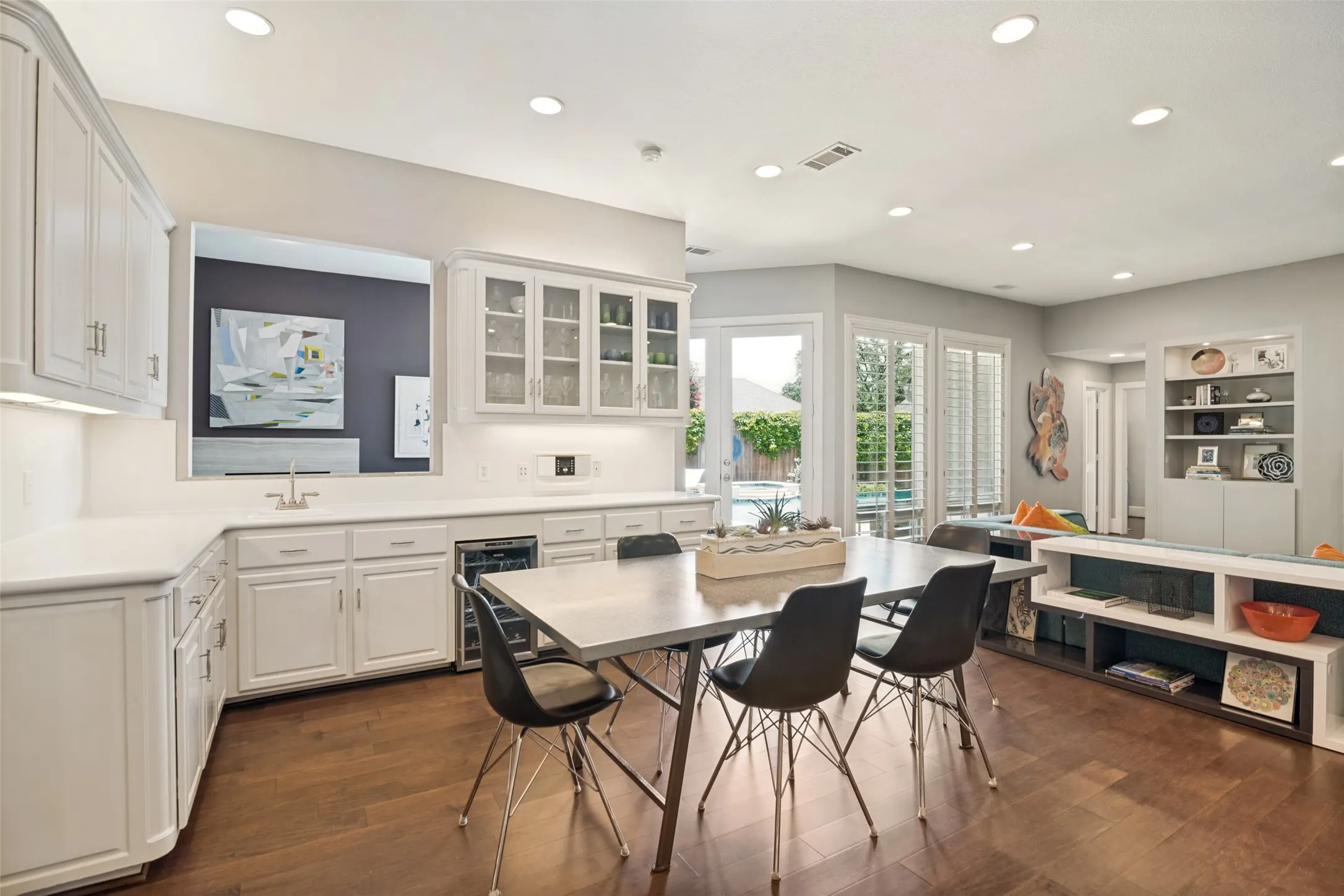 Breakfast, casual dining, entertaining...this space does it all!