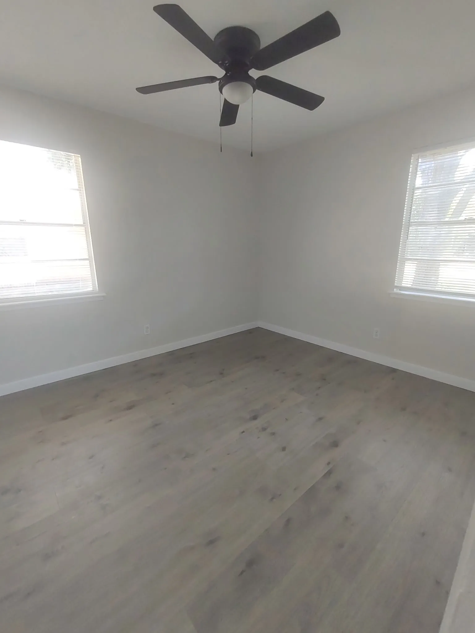 Single Family Residence For Sale in Dallas County , 4005 Oleander Trail, Mesquite, Texas 75150, 3 Bedroom, 2 Bathroom, 1 Garage spaces, 1,158 Sqft, built in 1960, mls#21404547, Real Estate Agent in Mesquite, Homes For Sale in Dallas county, Homes For Sale in Mesquite, Realtor in Mesquite Texas, Real Estate Brokerage Independent Realty Texas, Luminita Cordes Realtor