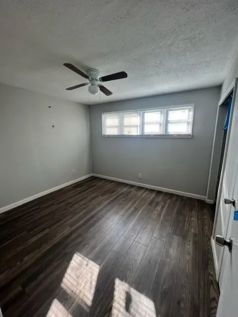 Single Family Residence For Rent in Grayson County , 2931 S College Boulevard, Denison, Texas 75020, 3 Bedroom, 2 Bathroom, Garage spaces, 1,016 Sqft, built in 1940, mls#21407835, Real Estate Agent in Denison, Homes For Rent in Grayson county, Homes For Rent in Denison, Realtor in Denison Texas, Real Estate Brokerage Independent Realty Texas, Luminita Cordes Realtor