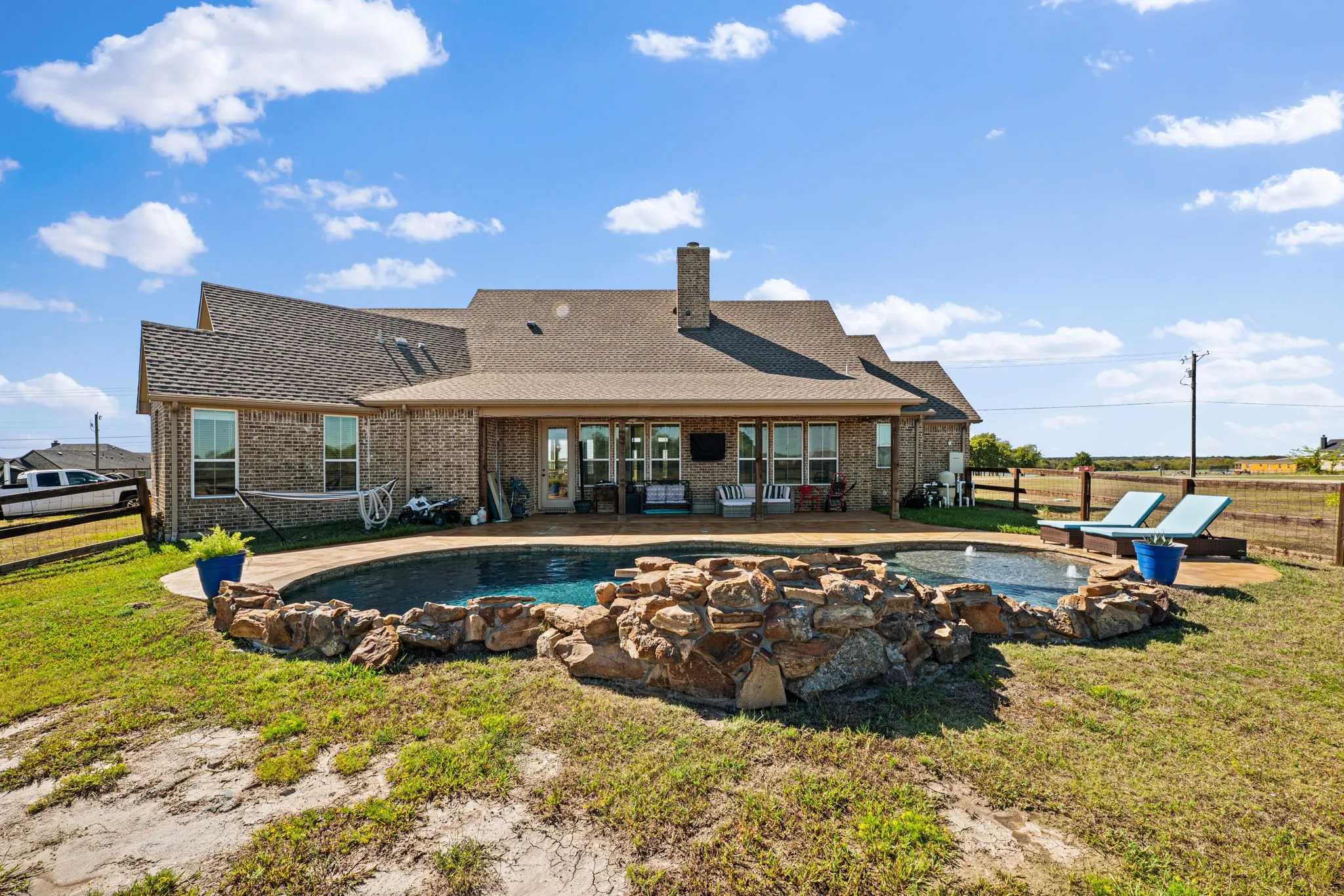 Single Family Residence For Sale in Hunt County , 1117 County Road 4108, Greenville, Texas 75401, 3 Bedroom, 3 Bathroom, 2 Garage spaces, 2,472 Sqft, built in 2017, mls#21406974, Real Estate Agent in Greenville, Homes For Sale in Hunt county, Homes For Sale in Greenville, Realtor in Greenville Texas, Real Estate Brokerage Independent Realty Texas, Luminita Cordes Realtor