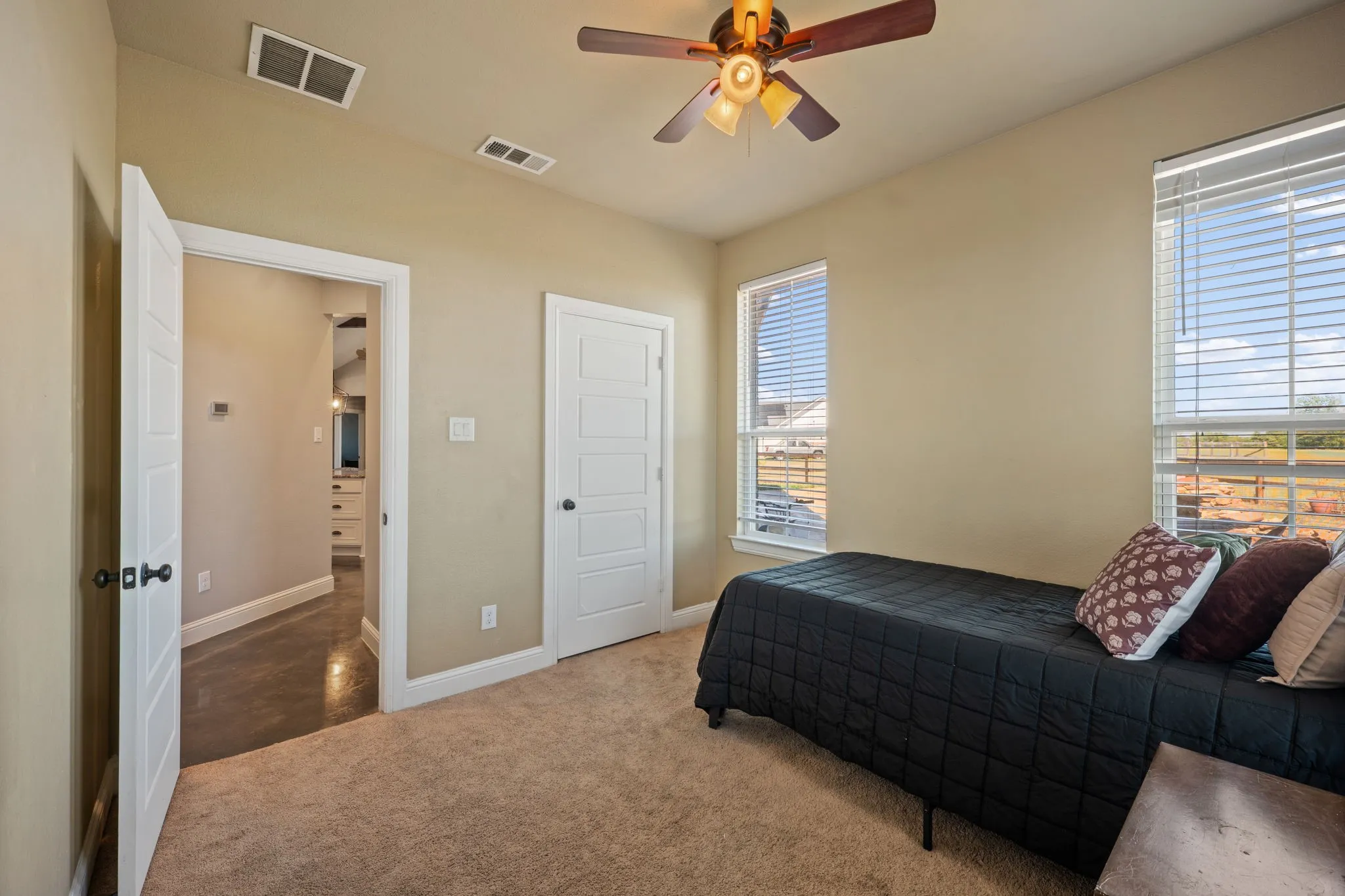 Single Family Residence For Sale in Hunt County , 1117 County Road 4108, Greenville, Texas 75401, 3 Bedroom, 3 Bathroom, 2 Garage spaces, 2,472 Sqft, built in 2017, mls#21406974, Real Estate Agent in Greenville, Homes For Sale in Hunt county, Homes For Sale in Greenville, Realtor in Greenville Texas, Real Estate Brokerage Independent Realty Texas, Luminita Cordes Realtor