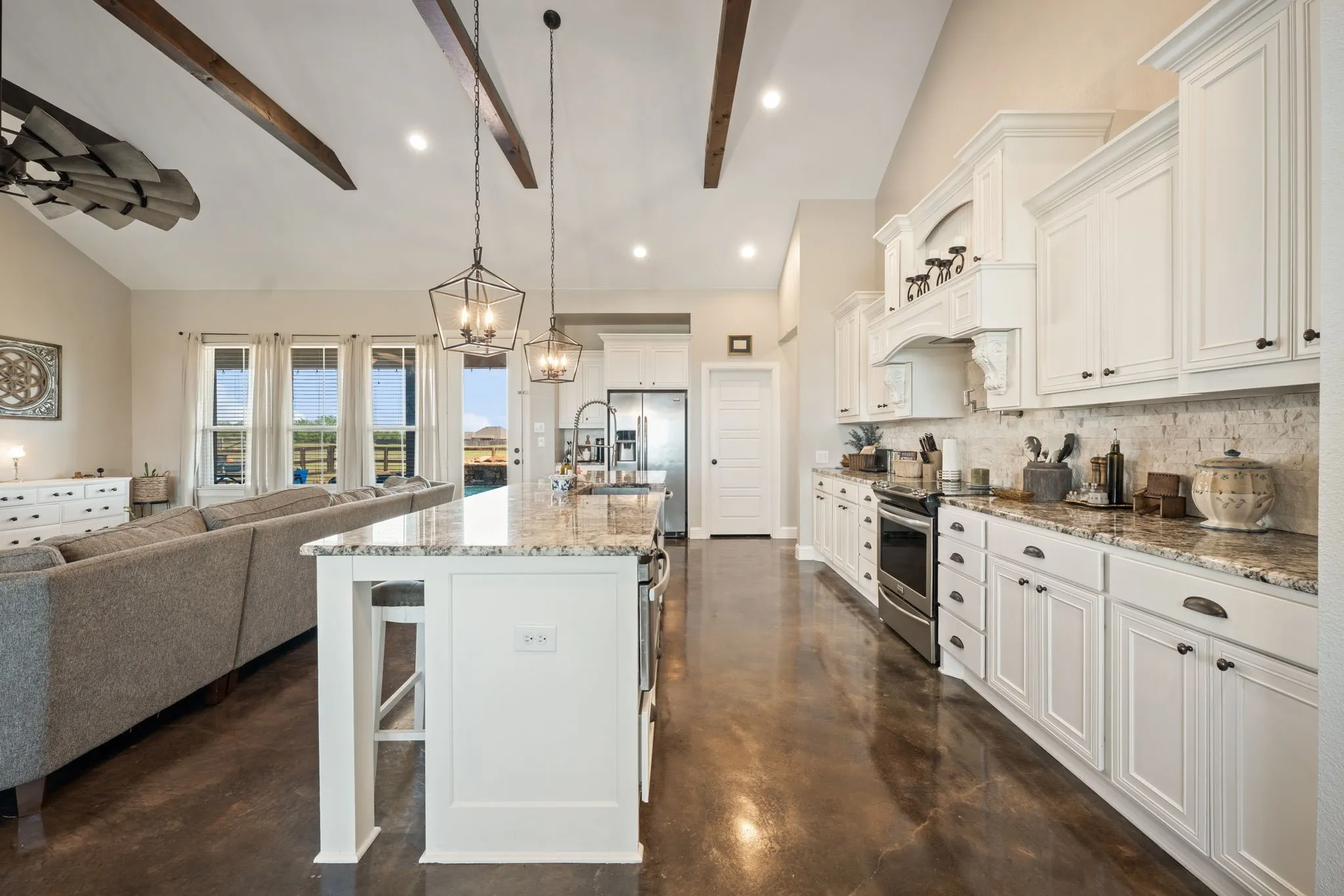 Single Family Residence For Sale in Hunt County , 1117 County Road 4108, Greenville, Texas 75401, 3 Bedroom, 3 Bathroom, 2 Garage spaces, 2,472 Sqft, built in 2017, mls#21406974, Real Estate Agent in Greenville, Homes For Sale in Hunt county, Homes For Sale in Greenville, Realtor in Greenville Texas, Real Estate Brokerage Independent Realty Texas, Luminita Cordes Realtor