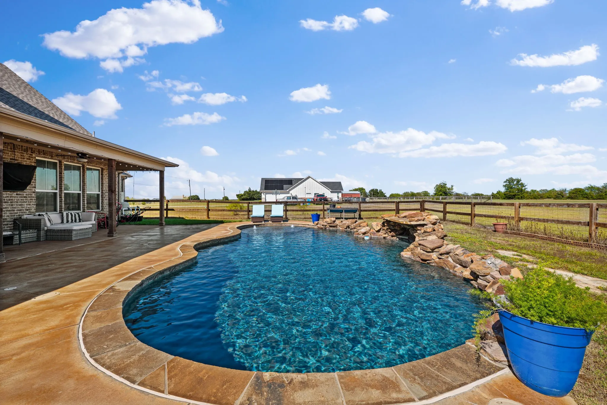 Single Family Residence For Sale in Hunt County , 1117 County Road 4108, Greenville, Texas 75401, 3 Bedroom, 3 Bathroom, 2 Garage spaces, 2,472 Sqft, built in 2017, mls#21406974, Real Estate Agent in Greenville, Homes For Sale in Hunt county, Homes For Sale in Greenville, Realtor in Greenville Texas, Real Estate Brokerage Independent Realty Texas, Luminita Cordes Realtor