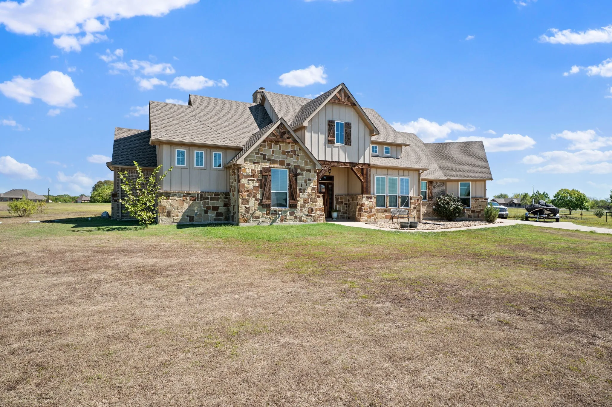Single Family Residence For Sale in Hunt County , 1117 County Road 4108, Greenville, Texas 75401, 3 Bedroom, 3 Bathroom, 2 Garage spaces, 2,472 Sqft, built in 2017, mls#21406974, Real Estate Agent in Greenville, Homes For Sale in Hunt county, Homes For Sale in Greenville, Realtor in Greenville Texas, Real Estate Brokerage Independent Realty Texas, Luminita Cordes Realtor