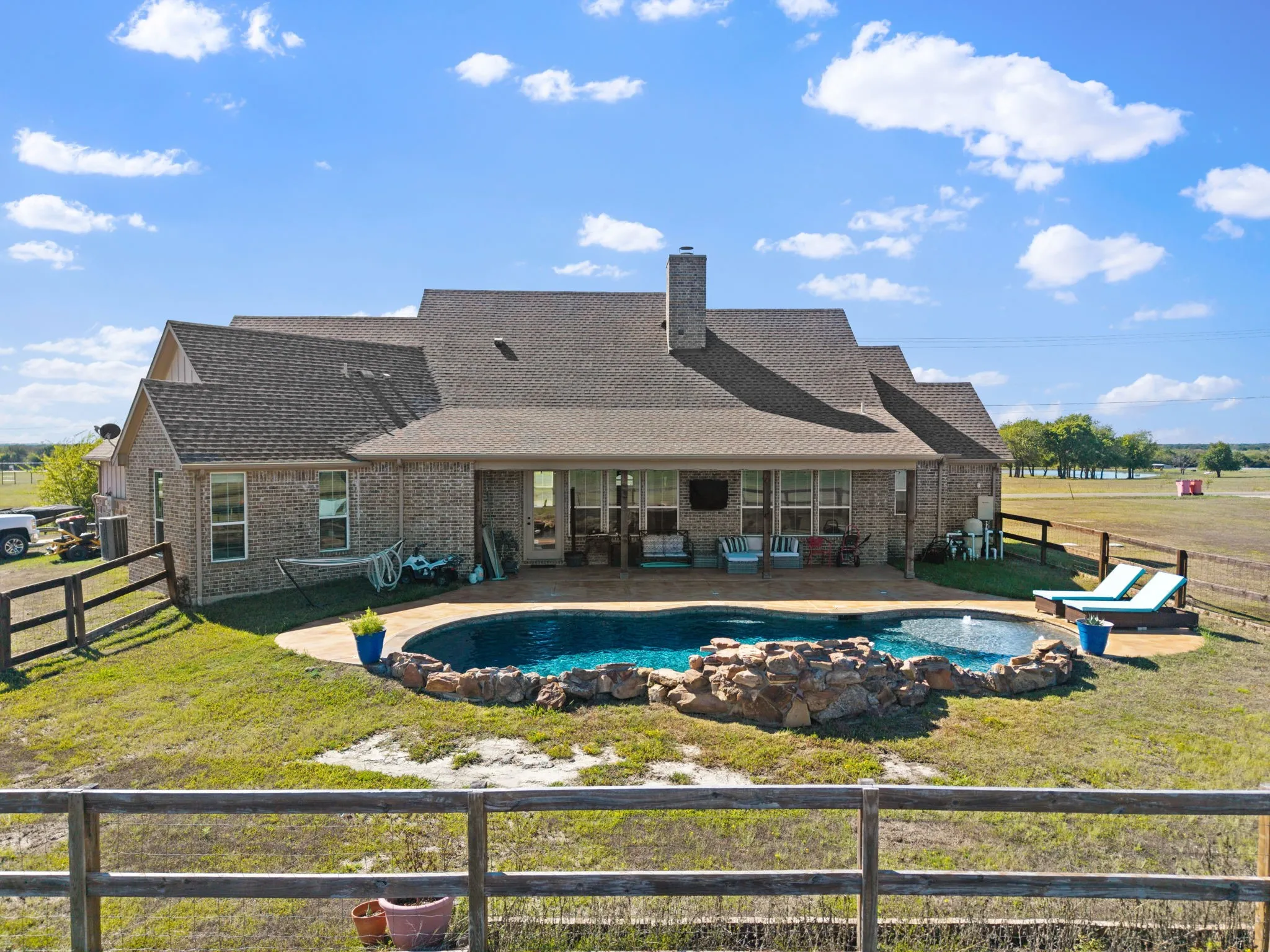 Single Family Residence For Sale in Hunt County , 1117 County Road 4108, Greenville, Texas 75401, 3 Bedroom, 3 Bathroom, 2 Garage spaces, 2,472 Sqft, built in 2017, mls#21406974, Real Estate Agent in Greenville, Homes For Sale in Hunt county, Homes For Sale in Greenville, Realtor in Greenville Texas, Real Estate Brokerage Independent Realty Texas, Luminita Cordes Realtor