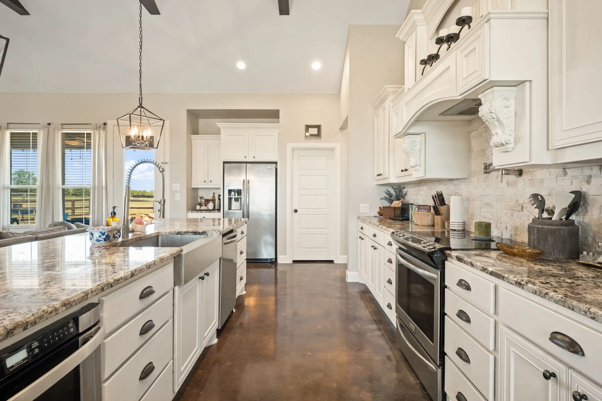 Single Family Residence For Sale in Hunt County , 1117 County Road 4108, Greenville, Texas 75401, 3 Bedroom, 3 Bathroom, 2 Garage spaces, 2,472 Sqft, built in 2017, mls#21406974, Real Estate Agent in Greenville, Homes For Sale in Hunt county, Homes For Sale in Greenville, Realtor in Greenville Texas, Real Estate Brokerage Independent Realty Texas, Luminita Cordes Realtor