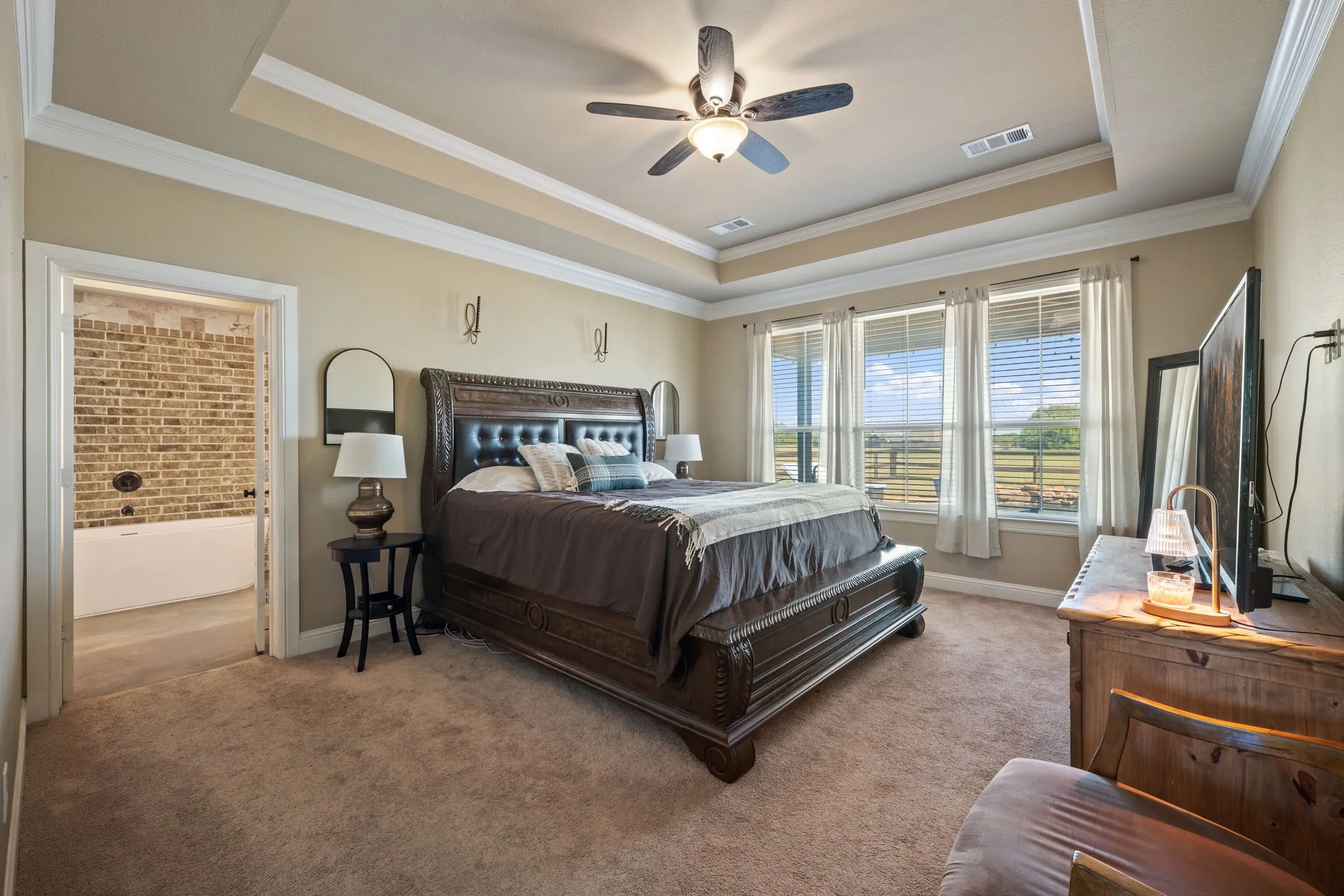 Single Family Residence For Sale in Hunt County , 1117 County Road 4108, Greenville, Texas 75401, 3 Bedroom, 3 Bathroom, 2 Garage spaces, 2,472 Sqft, built in 2017, mls#21406974, Real Estate Agent in Greenville, Homes For Sale in Hunt county, Homes For Sale in Greenville, Realtor in Greenville Texas, Real Estate Brokerage Independent Realty Texas, Luminita Cordes Realtor
