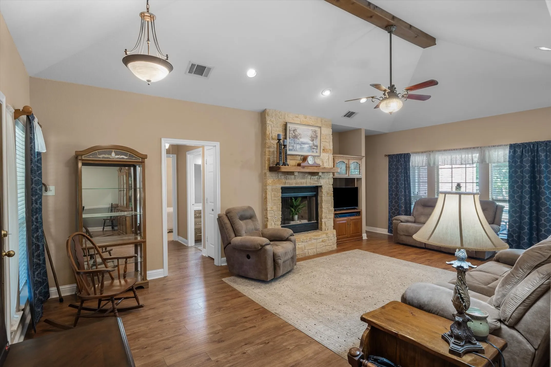 Single Family Residence For Sale in Van Zandt County , 201 Vz County Road 4136, Canton, Texas 75103, 3 Bedroom, 2 Bathroom, 2 Garage spaces, 1,914 Sqft, built in 2003, mls#21406708, Real Estate Agent in Canton, Homes For Sale in Van Zandt county, Homes For Sale in Canton, Realtor in Canton Texas, Real Estate Brokerage Independent Realty Texas, Luminita Cordes Realtor