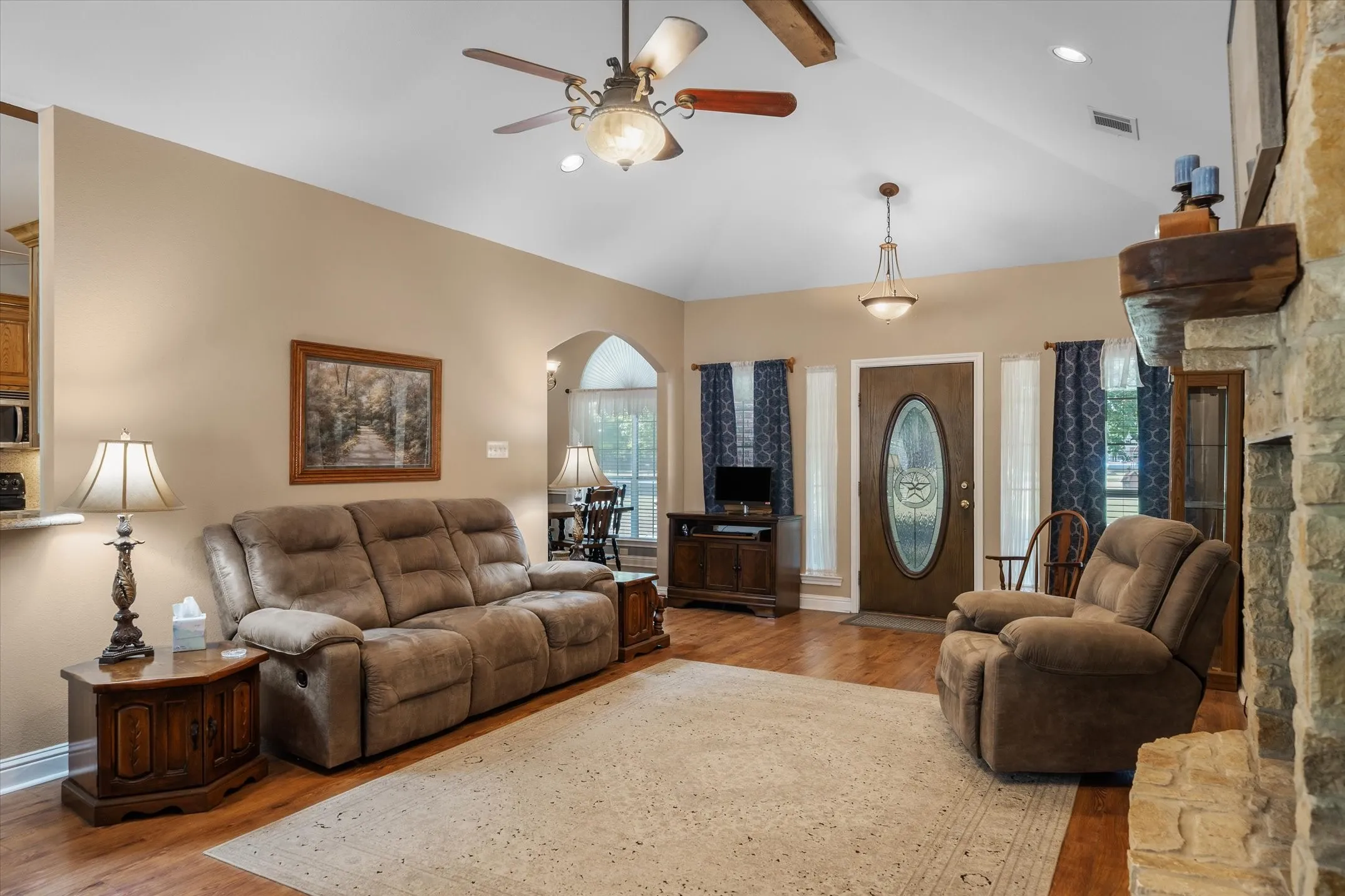 Single Family Residence For Sale in Van Zandt County , 201 Vz County Road 4136, Canton, Texas 75103, 3 Bedroom, 2 Bathroom, 2 Garage spaces, 1,914 Sqft, built in 2003, mls#21406708, Real Estate Agent in Canton, Homes For Sale in Van Zandt county, Homes For Sale in Canton, Realtor in Canton Texas, Real Estate Brokerage Independent Realty Texas, Luminita Cordes Realtor