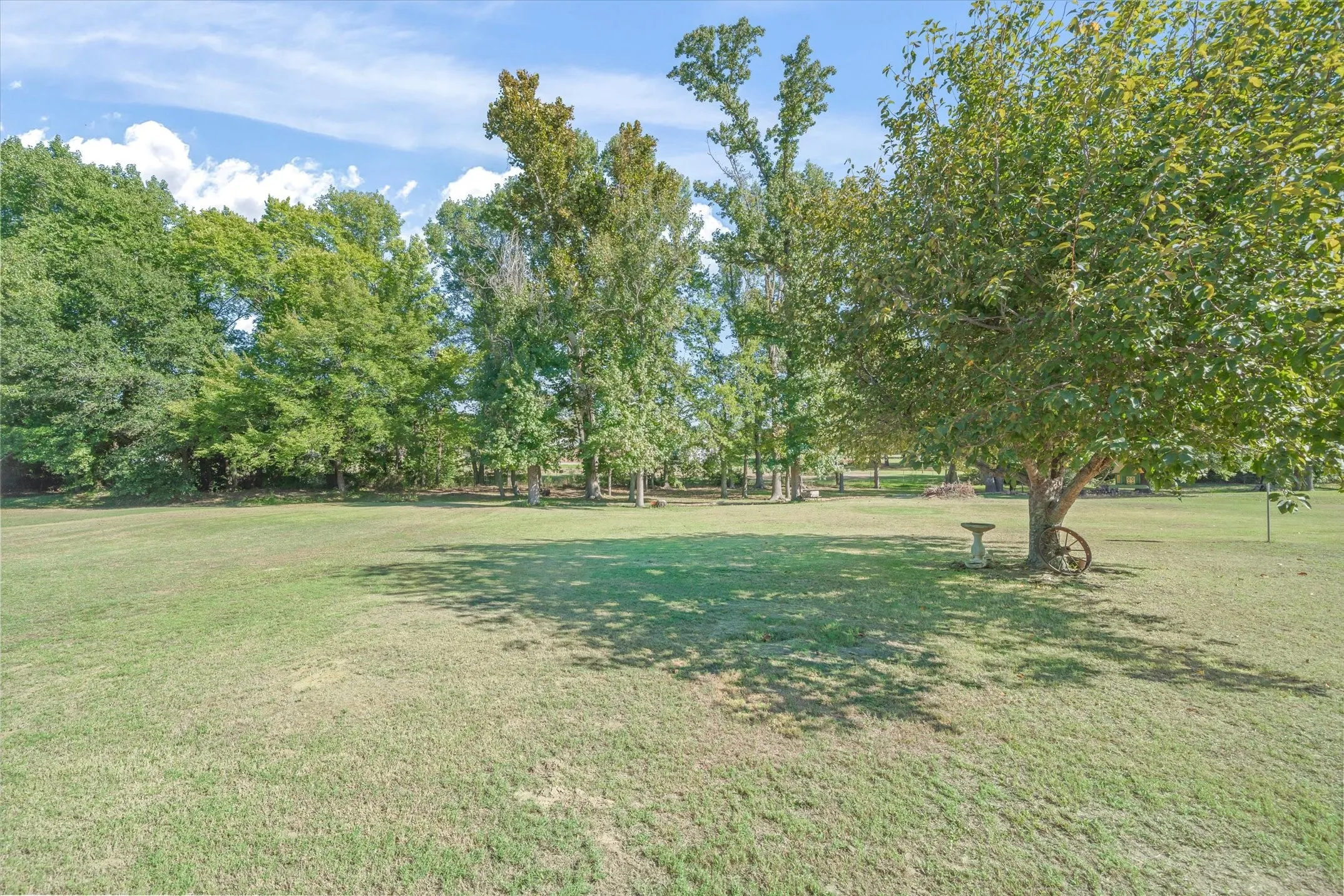 Single Family Residence For Sale in Van Zandt County , 201 Vz County Road 4136, Canton, Texas 75103, 3 Bedroom, 2 Bathroom, 2 Garage spaces, 1,914 Sqft, built in 2003, mls#21406708, Real Estate Agent in Canton, Homes For Sale in Van Zandt county, Homes For Sale in Canton, Realtor in Canton Texas, Real Estate Brokerage Independent Realty Texas, Luminita Cordes Realtor