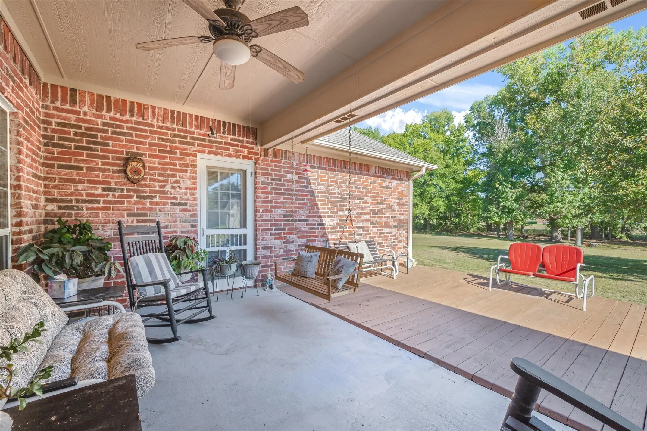 Single Family Residence For Sale in Van Zandt County , 201 Vz County Road 4136, Canton, Texas 75103, 3 Bedroom, 2 Bathroom, 2 Garage spaces, 1,914 Sqft, built in 2003, mls#21406708, Real Estate Agent in Canton, Homes For Sale in Van Zandt county, Homes For Sale in Canton, Realtor in Canton Texas, Real Estate Brokerage Independent Realty Texas, Luminita Cordes Realtor