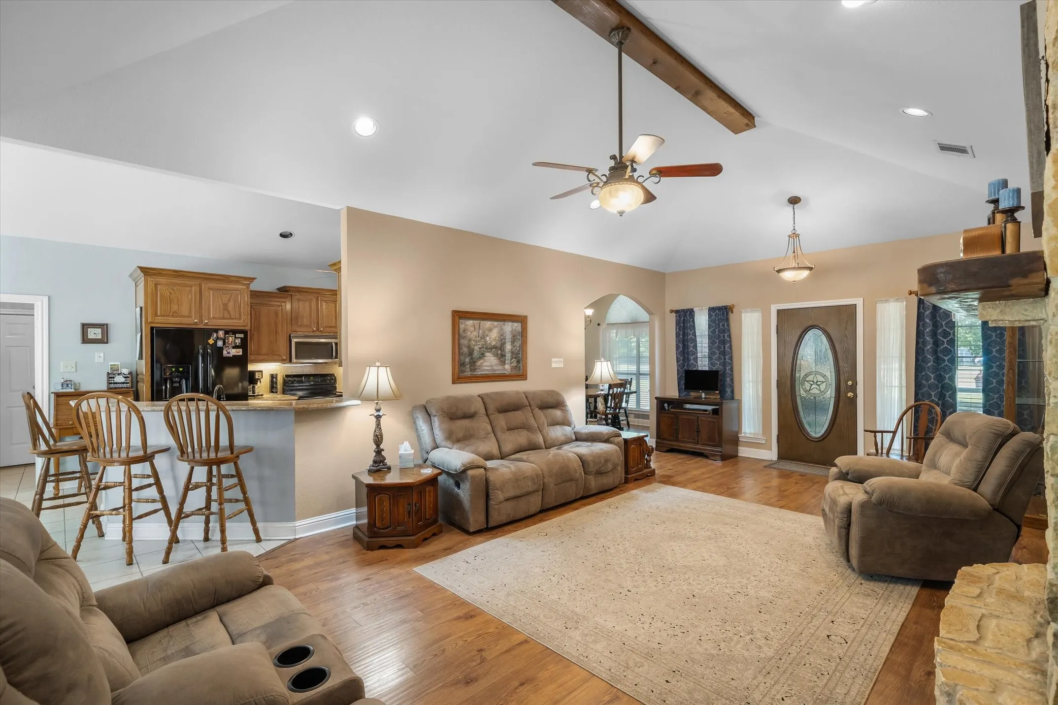 Single Family Residence For Sale in Van Zandt County , 201 Vz County Road 4136, Canton, Texas 75103, 3 Bedroom, 2 Bathroom, 2 Garage spaces, 1,914 Sqft, built in 2003, mls#21406708, Real Estate Agent in Canton, Homes For Sale in Van Zandt county, Homes For Sale in Canton, Realtor in Canton Texas, Real Estate Brokerage Independent Realty Texas, Luminita Cordes Realtor