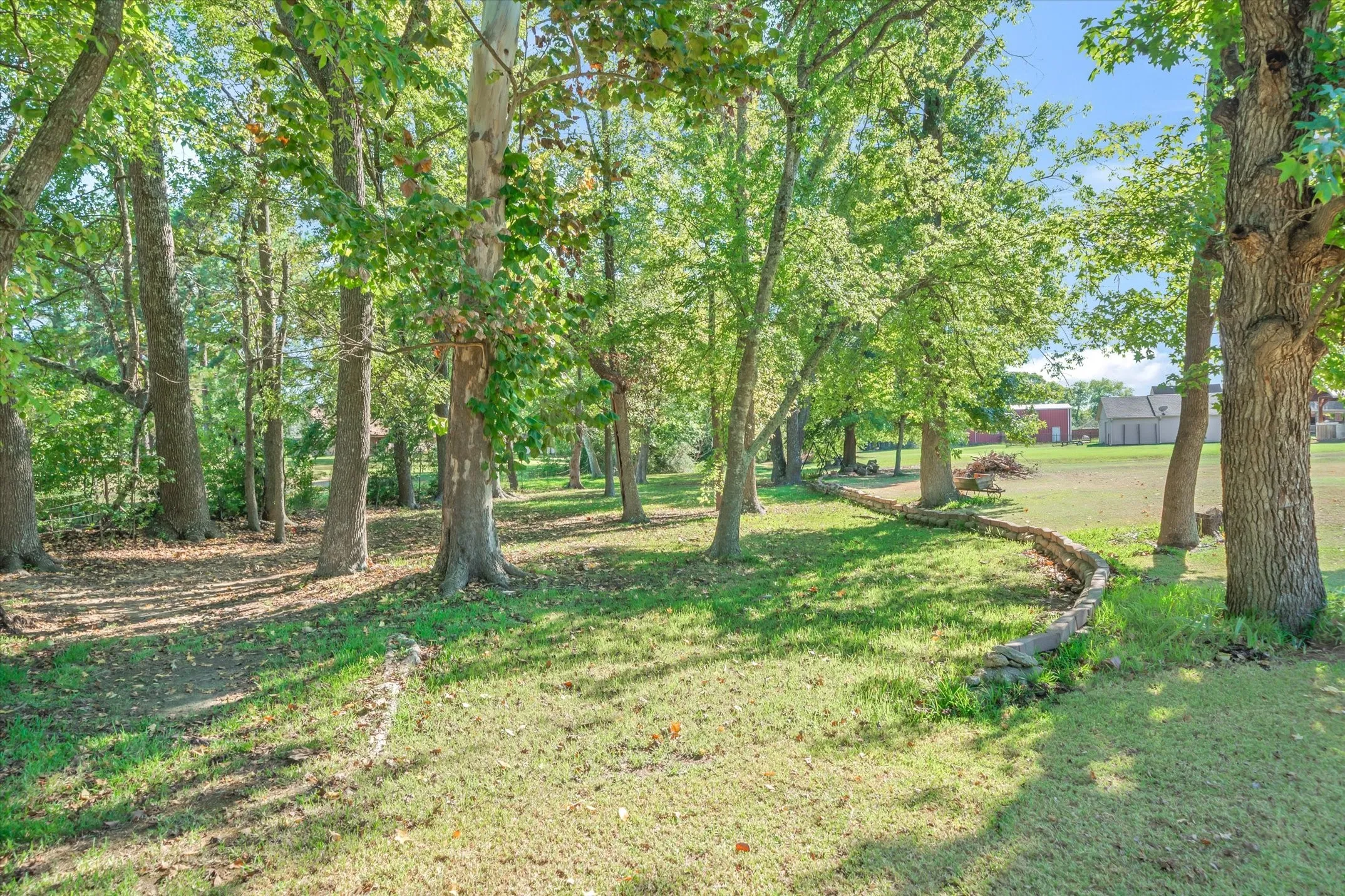Single Family Residence For Sale in Van Zandt County , 201 Vz County Road 4136, Canton, Texas 75103, 3 Bedroom, 2 Bathroom, 2 Garage spaces, 1,914 Sqft, built in 2003, mls#21406708, Real Estate Agent in Canton, Homes For Sale in Van Zandt county, Homes For Sale in Canton, Realtor in Canton Texas, Real Estate Brokerage Independent Realty Texas, Luminita Cordes Realtor