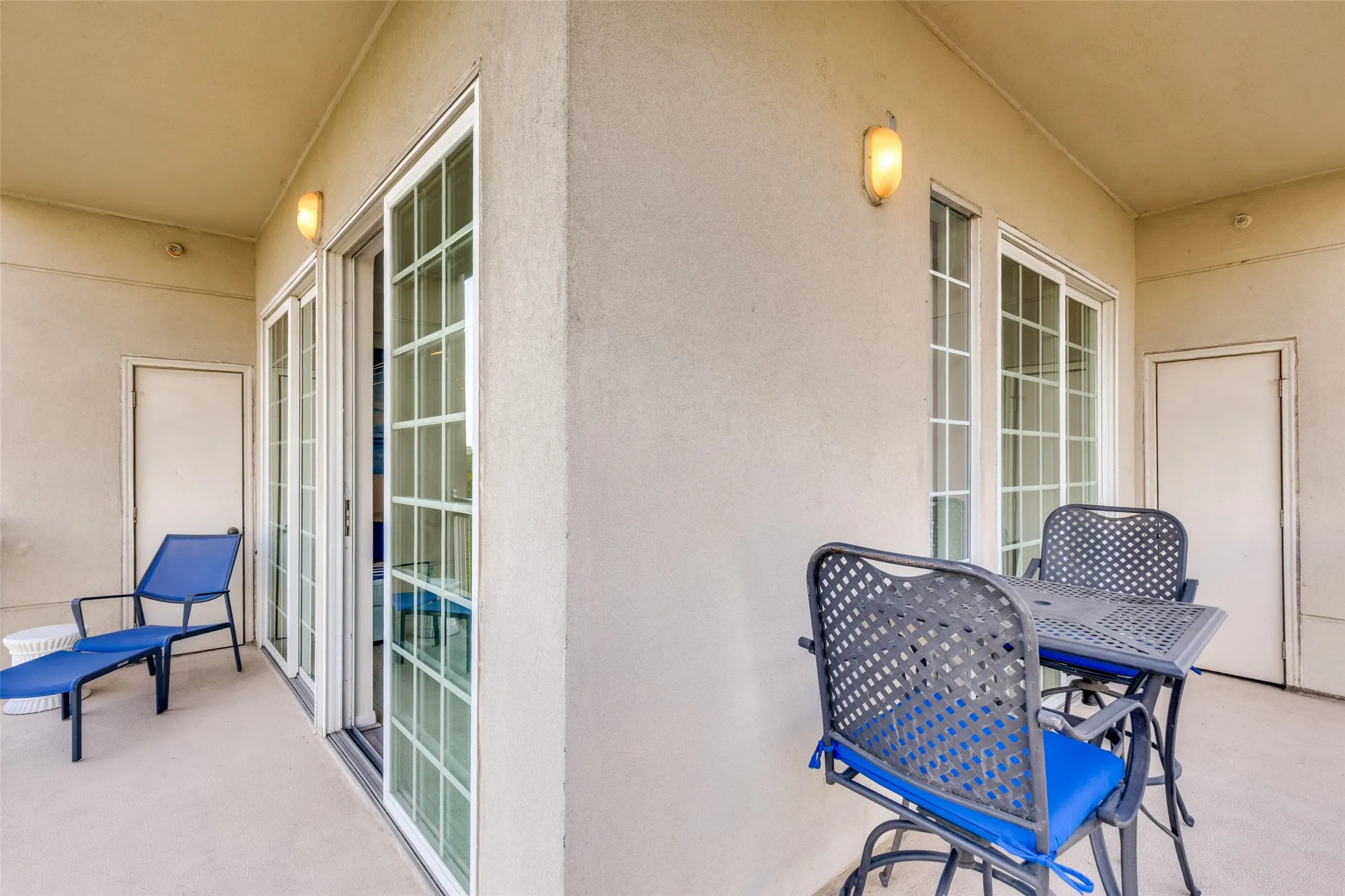 Condominium For Sale in Dallas County , 3225 Turtle Creek Boulevard 548, Dallas, Texas 75219, 2 Bedroom, 2 Bathroom, 2 Garage spaces, 1,200 Sqft, built in 1998, mls#21407565, Real Estate Agent in Dallas, Homes For Sale in Dallas county, Homes For Sale in Dallas, Realtor in Dallas Texas, Real Estate Brokerage Independent Realty Texas, Luminita Cordes Realtor
