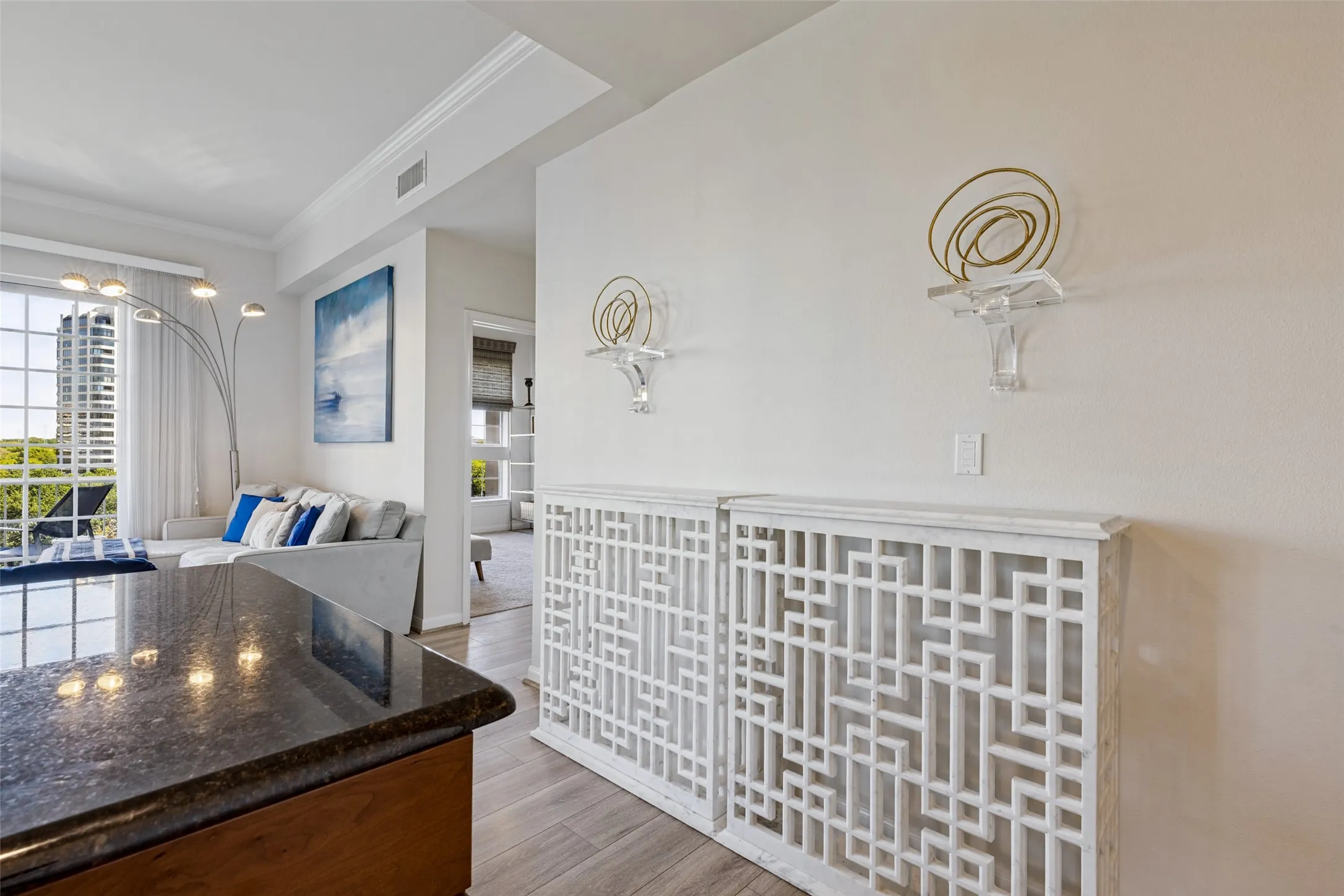 Condominium For Sale in Dallas County , 3225 Turtle Creek Boulevard 548, Dallas, Texas 75219, 2 Bedroom, 2 Bathroom, 2 Garage spaces, 1,200 Sqft, built in 1998, mls#21407565, Real Estate Agent in Dallas, Homes For Sale in Dallas county, Homes For Sale in Dallas, Realtor in Dallas Texas, Real Estate Brokerage Independent Realty Texas, Luminita Cordes Realtor