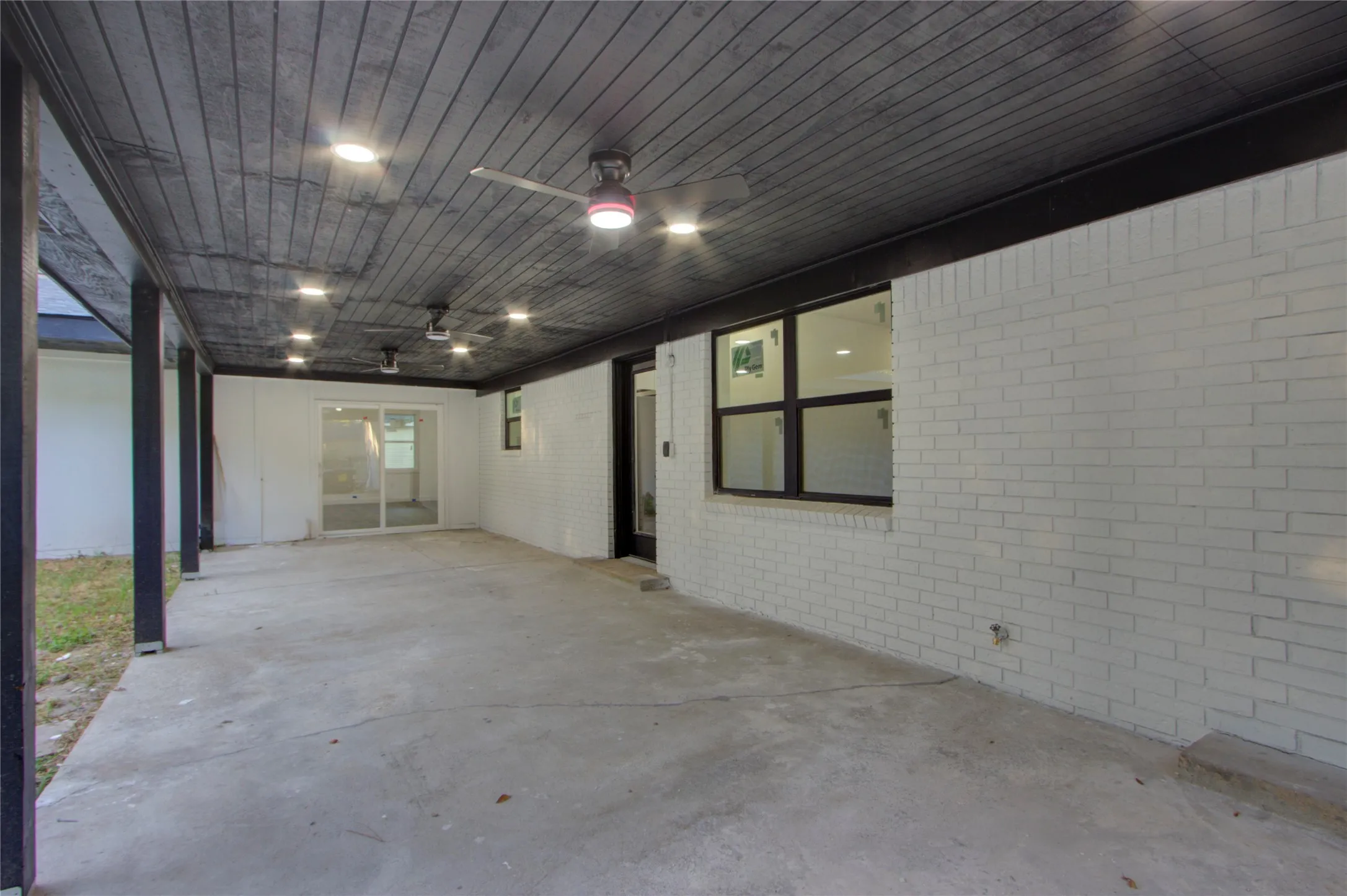 Single Family Residence For Sale in Bowie County , 6103 Pleasant Grove Road, Texarkana, Texas 75503, 5 Bedroom, 3 Bathroom, Garage spaces, 3,188 Sqft, built in 1965, mls#21407850, Real Estate Agent in Texarkana, Homes For Sale in Bowie county, Homes For Sale in Texarkana, Realtor in Texarkana Texas, Real Estate Brokerage Independent Realty Texas, Luminita Cordes Realtor