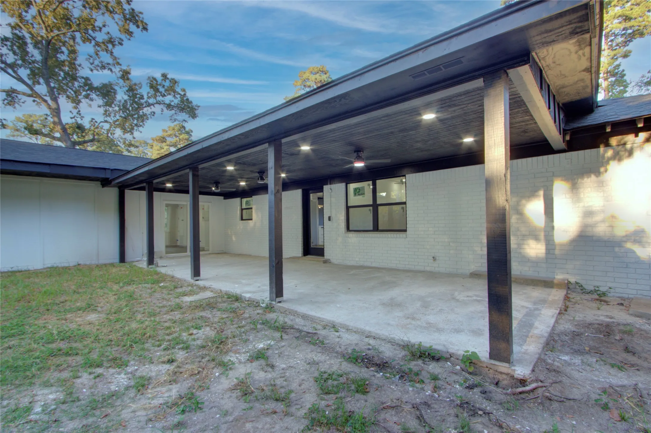 Single Family Residence For Sale in Bowie County , 6103 Pleasant Grove Road, Texarkana, Texas 75503, 5 Bedroom, 3 Bathroom, Garage spaces, 3,188 Sqft, built in 1965, mls#21407850, Real Estate Agent in Texarkana, Homes For Sale in Bowie county, Homes For Sale in Texarkana, Realtor in Texarkana Texas, Real Estate Brokerage Independent Realty Texas, Luminita Cordes Realtor