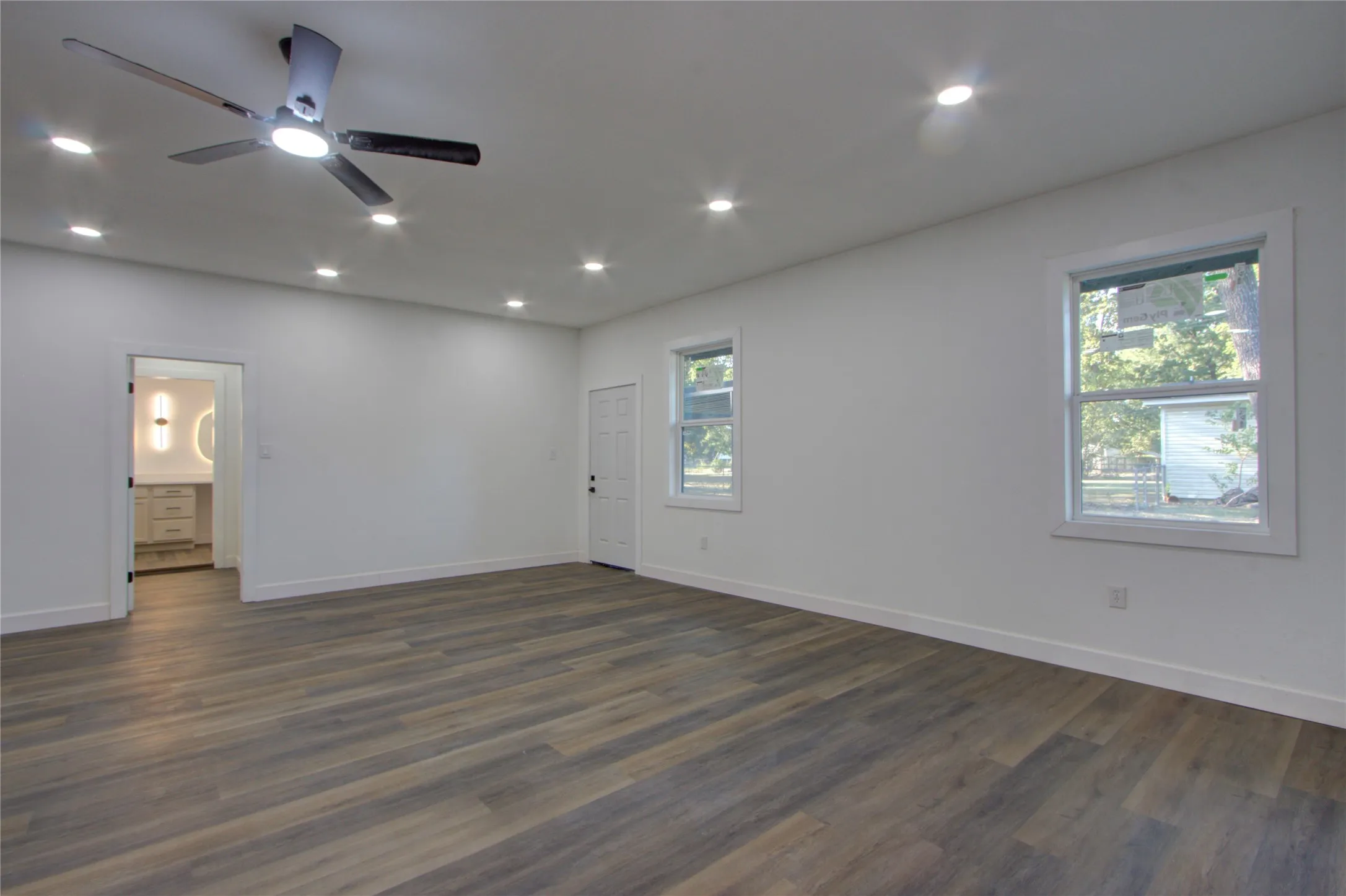 Single Family Residence For Sale in Bowie County , 6103 Pleasant Grove Road, Texarkana, Texas 75503, 5 Bedroom, 3 Bathroom, Garage spaces, 3,188 Sqft, built in 1965, mls#21407850, Real Estate Agent in Texarkana, Homes For Sale in Bowie county, Homes For Sale in Texarkana, Realtor in Texarkana Texas, Real Estate Brokerage Independent Realty Texas, Luminita Cordes Realtor