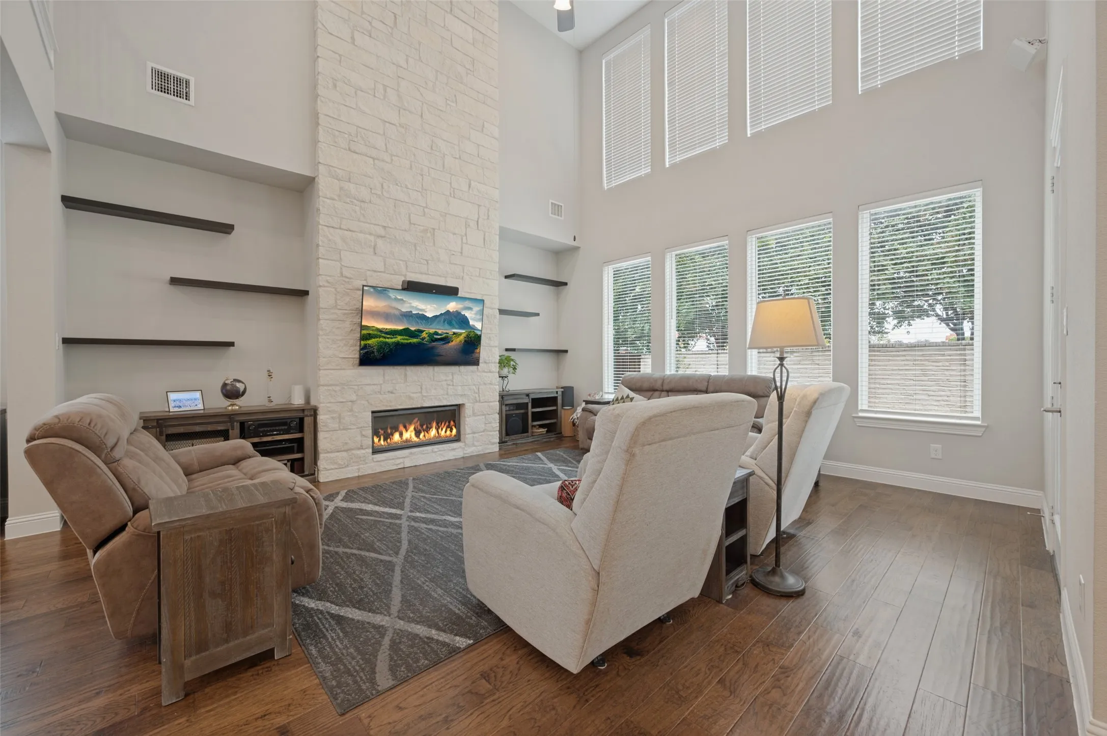 Single Family Residence For Sale in Dallas County , 8044 Sarahville Drive, Dallas, Texas 75252, 6 Bedroom, 5 Bathroom, 3 Garage spaces, 4,225 Sqft, built in 2019, mls#21403716, Real Estate Agent in Dallas, Homes For Sale in Dallas county, Homes For Sale in Dallas, Realtor in Dallas Texas, Real Estate Brokerage Independent Realty Texas, Luminita Cordes Realtor