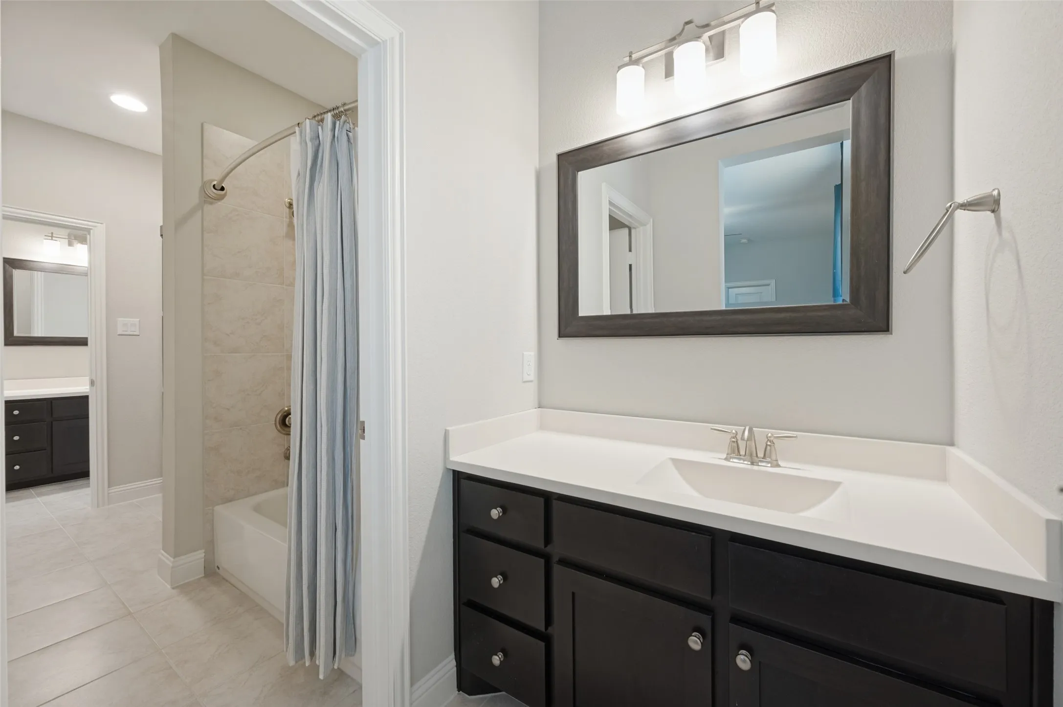 Single Family Residence For Sale in Dallas County , 8044 Sarahville Drive, Dallas, Texas 75252, 6 Bedroom, 5 Bathroom, 3 Garage spaces, 4,225 Sqft, built in 2019, mls#21403716, Real Estate Agent in Dallas, Homes For Sale in Dallas county, Homes For Sale in Dallas, Realtor in Dallas Texas, Real Estate Brokerage Independent Realty Texas, Luminita Cordes Realtor