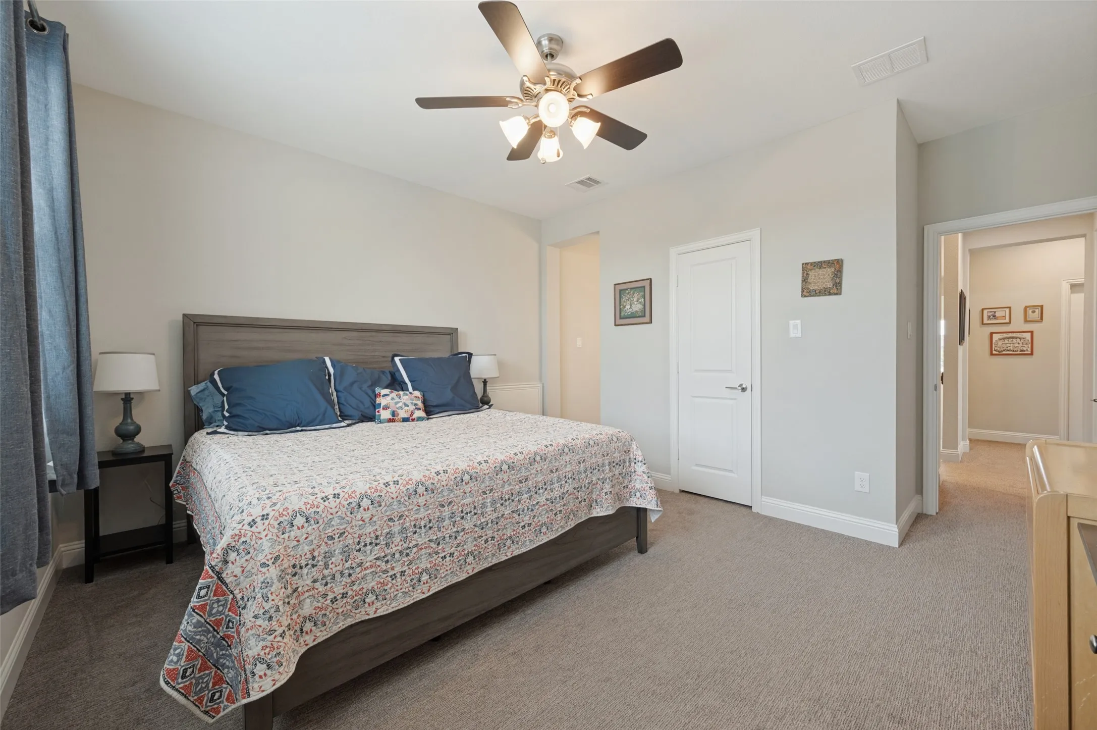 Single Family Residence For Sale in Dallas County , 8044 Sarahville Drive, Dallas, Texas 75252, 6 Bedroom, 5 Bathroom, 3 Garage spaces, 4,225 Sqft, built in 2019, mls#21403716, Real Estate Agent in Dallas, Homes For Sale in Dallas county, Homes For Sale in Dallas, Realtor in Dallas Texas, Real Estate Brokerage Independent Realty Texas, Luminita Cordes Realtor