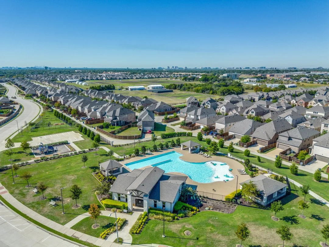 Single Family Residence For Sale in Dallas County , 8044 Sarahville Drive, Dallas, Texas 75252, 6 Bedroom, 5 Bathroom, 3 Garage spaces, 4,225 Sqft, built in 2019, mls#21403716, Real Estate Agent in Dallas, Homes For Sale in Dallas county, Homes For Sale in Dallas, Realtor in Dallas Texas, Real Estate Brokerage Independent Realty Texas, Luminita Cordes Realtor