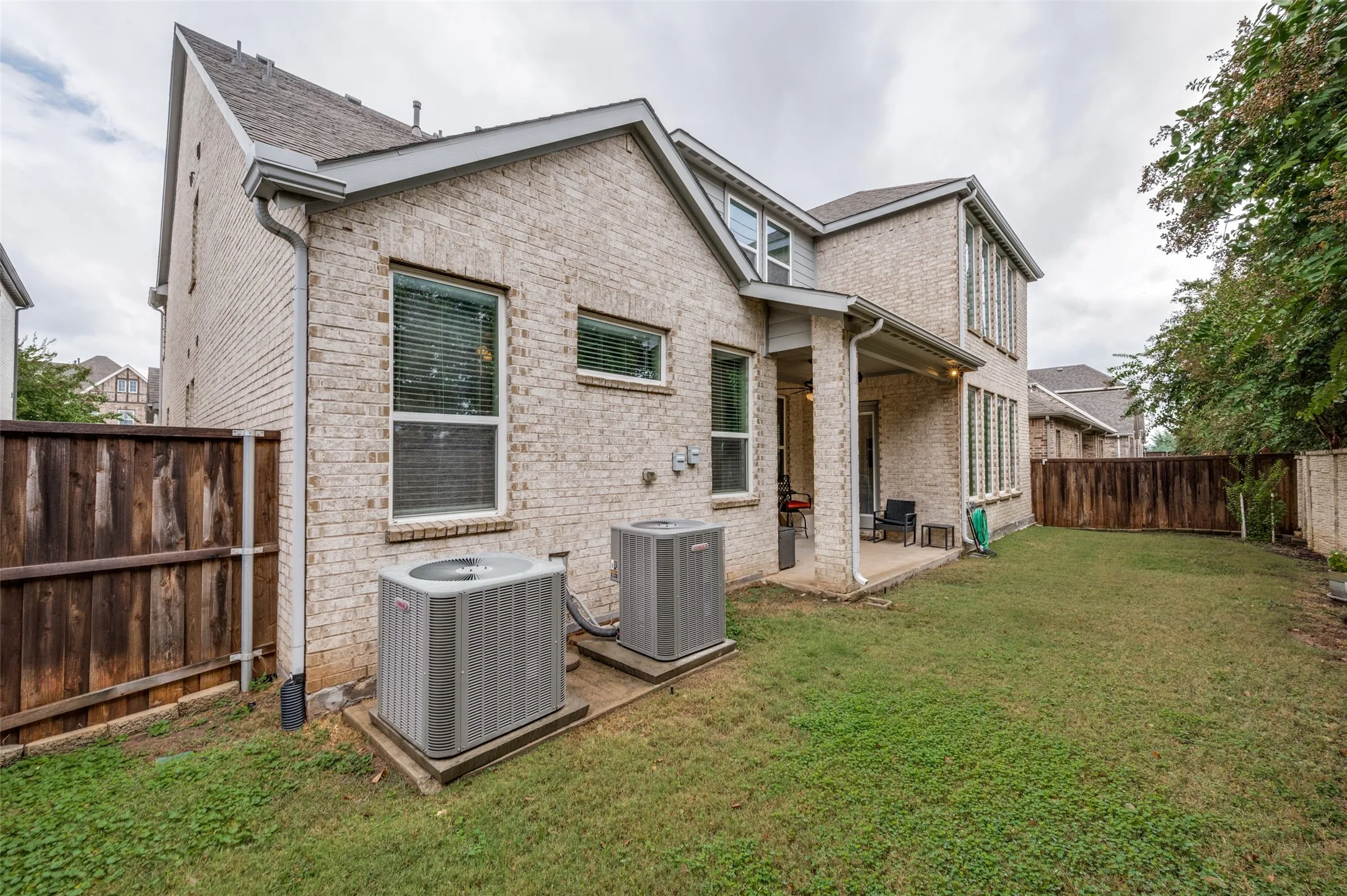 Single Family Residence For Sale in Dallas County , 8044 Sarahville Drive, Dallas, Texas 75252, 6 Bedroom, 5 Bathroom, 3 Garage spaces, 4,225 Sqft, built in 2019, mls#21403716, Real Estate Agent in Dallas, Homes For Sale in Dallas county, Homes For Sale in Dallas, Realtor in Dallas Texas, Real Estate Brokerage Independent Realty Texas, Luminita Cordes Realtor