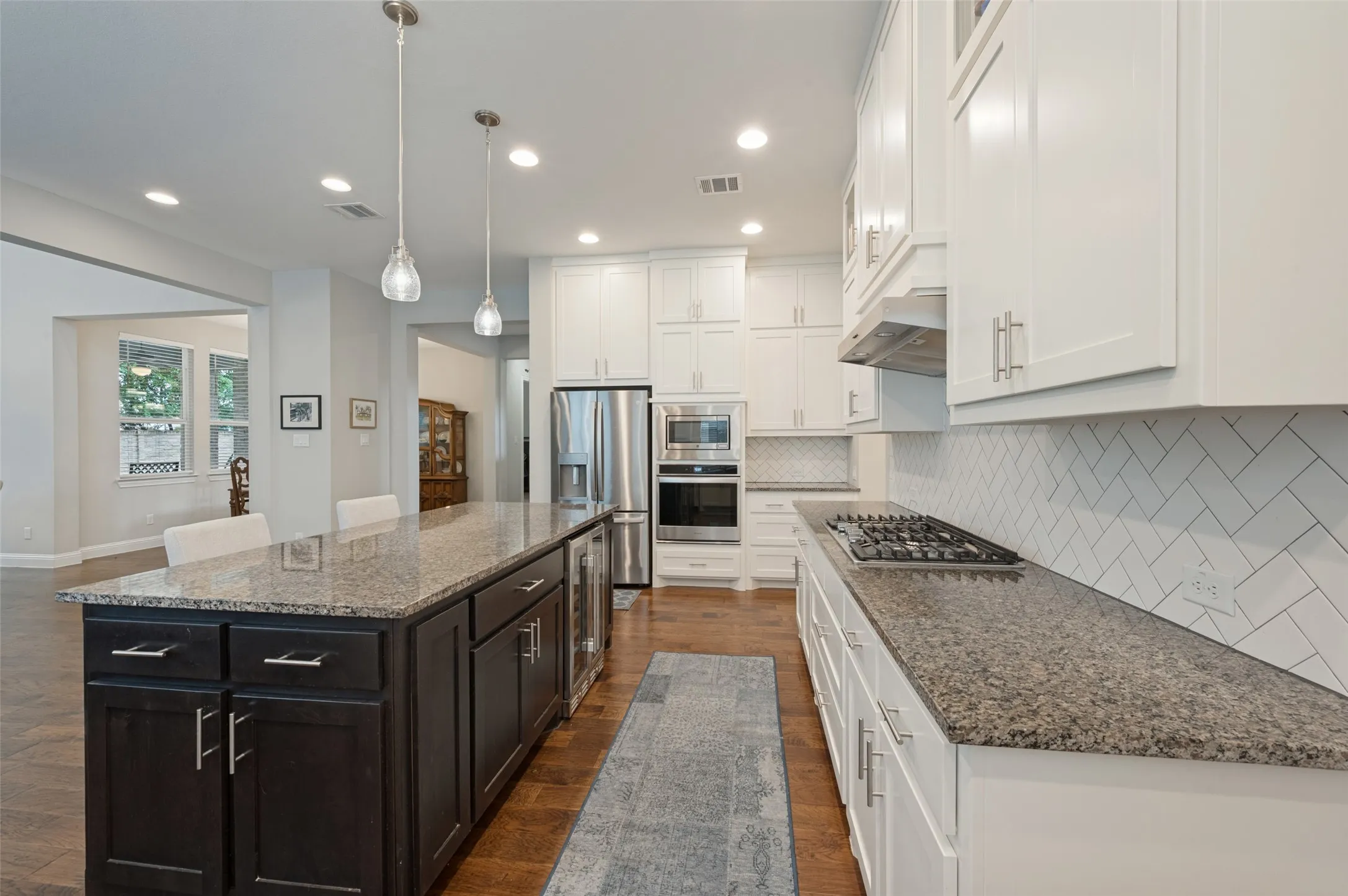 Single Family Residence For Sale in Dallas County , 8044 Sarahville Drive, Dallas, Texas 75252, 6 Bedroom, 5 Bathroom, 3 Garage spaces, 4,225 Sqft, built in 2019, mls#21403716, Real Estate Agent in Dallas, Homes For Sale in Dallas county, Homes For Sale in Dallas, Realtor in Dallas Texas, Real Estate Brokerage Independent Realty Texas, Luminita Cordes Realtor
