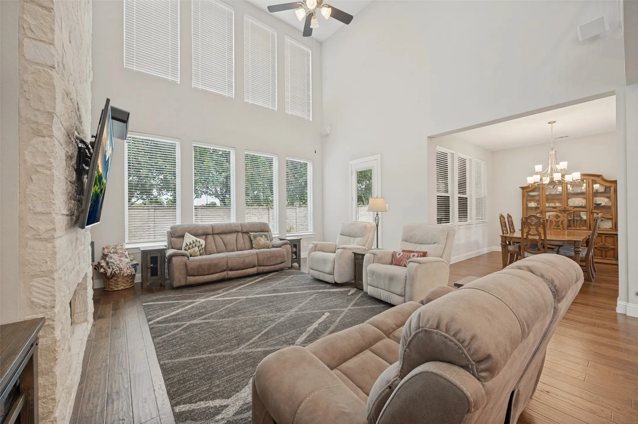Single Family Residence For Sale in Dallas County , 8044 Sarahville Drive, Dallas, Texas 75252, 6 Bedroom, 5 Bathroom, 3 Garage spaces, 4,225 Sqft, built in 2019, mls#21403716, Real Estate Agent in Dallas, Homes For Sale in Dallas county, Homes For Sale in Dallas, Realtor in Dallas Texas, Real Estate Brokerage Independent Realty Texas, Luminita Cordes Realtor