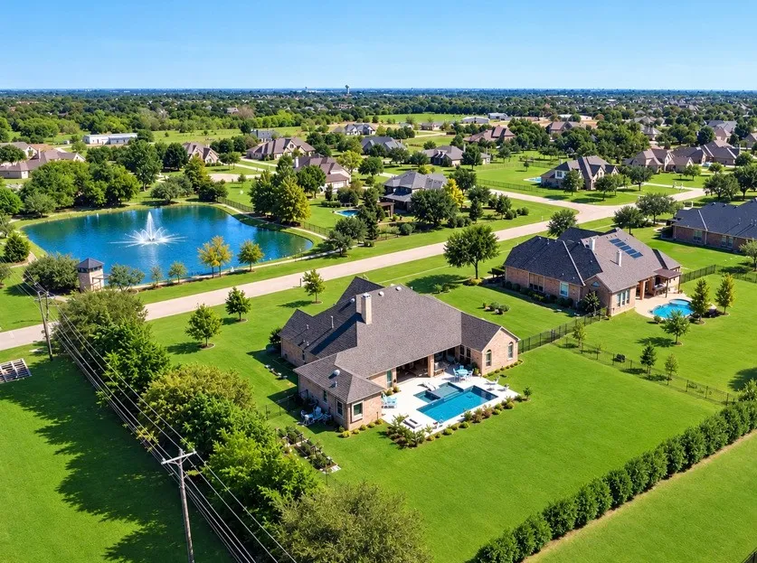 Single Family Residence For Sale in Collin County , 909 Amblewood Drive, Lucas, Texas 75002, 5 Bedroom, 4 Bathroom, 3 Garage spaces, 3,905 Sqft, built in 2014, mls#21405129, Real Estate Agent in Lucas, Homes For Sale in Collin county, Homes For Sale in Lucas, Realtor in Lucas Texas, Real Estate Brokerage Independent Realty Texas, Luminita Cordes Realtor