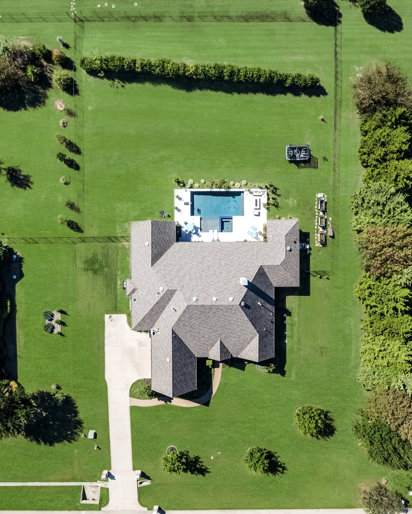 Single Family Residence For Sale in Collin County , 909 Amblewood Drive, Lucas, Texas 75002, 5 Bedroom, 4 Bathroom, 3 Garage spaces, 3,905 Sqft, built in 2014, mls#21405129, Real Estate Agent in Lucas, Homes For Sale in Collin county, Homes For Sale in Lucas, Realtor in Lucas Texas, Real Estate Brokerage Independent Realty Texas, Luminita Cordes Realtor