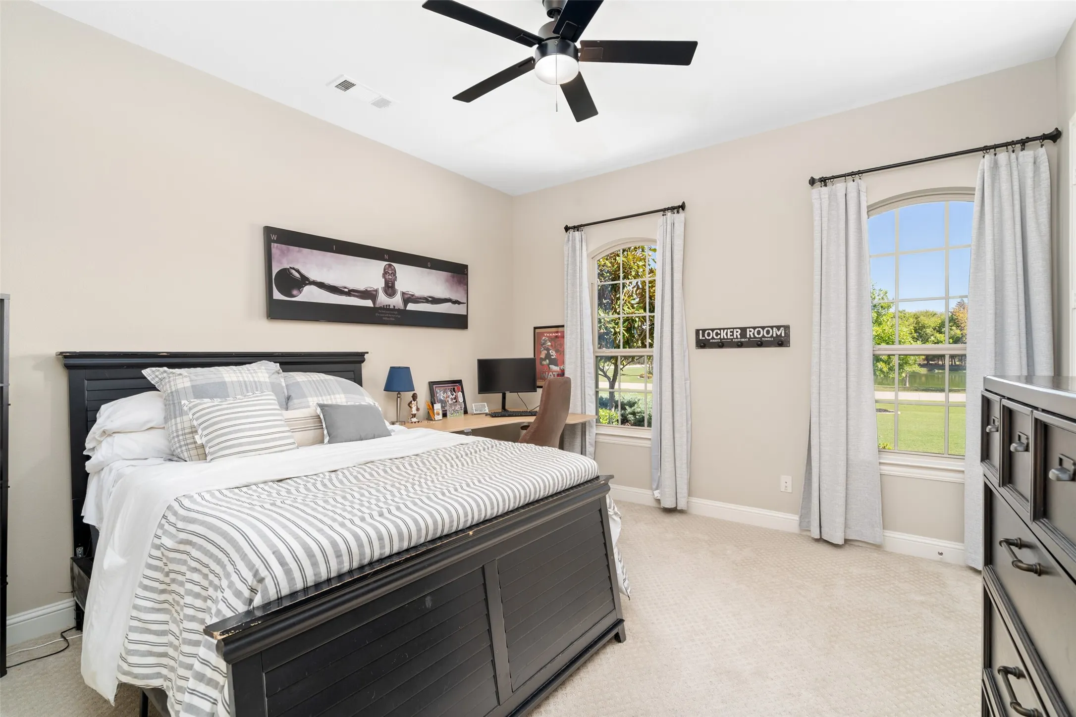 Single Family Residence For Sale in Collin County , 909 Amblewood Drive, Lucas, Texas 75002, 5 Bedroom, 4 Bathroom, 3 Garage spaces, 3,905 Sqft, built in 2014, mls#21405129, Real Estate Agent in Lucas, Homes For Sale in Collin county, Homes For Sale in Lucas, Realtor in Lucas Texas, Real Estate Brokerage Independent Realty Texas, Luminita Cordes Realtor