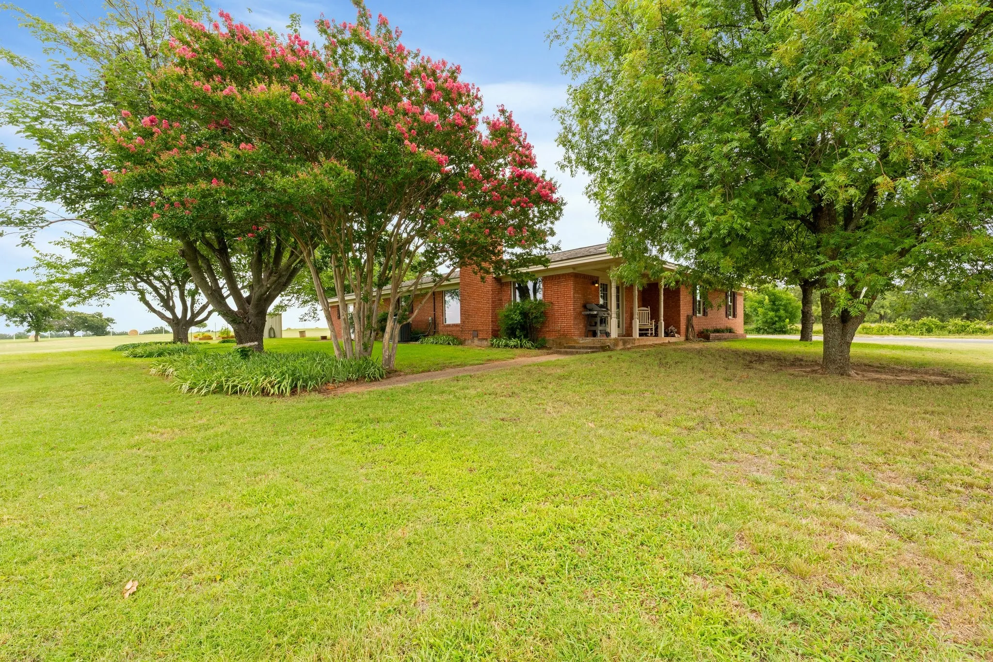 Single Family Residence For Sale in Erath County , 1802 County Road 428, Stephenville, Texas 76401, 3 Bedroom, 2 Bathroom, 2 Garage spaces, 1,837 Sqft, built in 1970, mls#21407838, Real Estate Agent in Stephenville, Homes For Sale in Erath county, Homes For Sale in Stephenville, Realtor in Stephenville Texas, Real Estate Brokerage Independent Realty Texas, Luminita Cordes Realtor