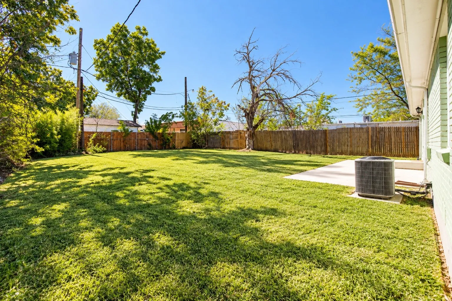 Single Family Residence For Sale in Tarrant County , 7849 Terry Street, White Settlement, Texas 76108, 4 Bedroom, 2 Bathroom, Garage spaces, 1,745 Sqft, built in 1959, mls#21403678, Real Estate Agent in White Settlement, Homes For Sale in Tarrant county, Homes For Sale in White Settlement, Realtor in White Settlement Texas, Real Estate Brokerage Independent Realty Texas, Luminita Cordes Realtor