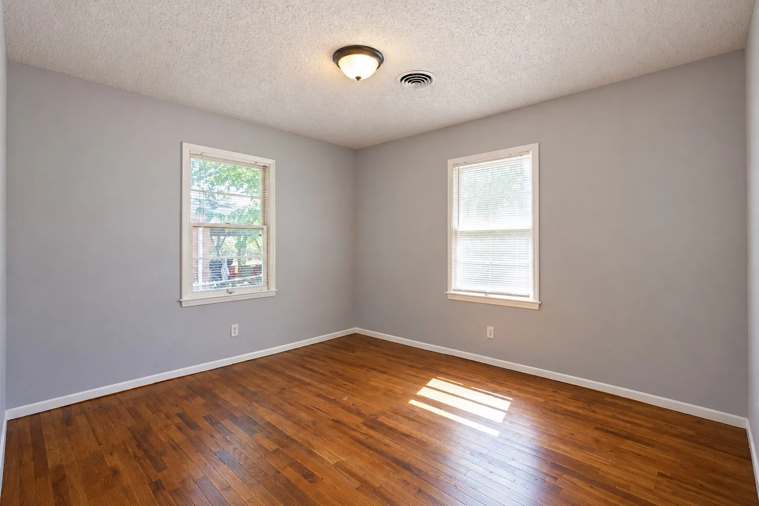 Single Family Residence For Sale in Tarrant County , 7849 Terry Street, White Settlement, Texas 76108, 4 Bedroom, 2 Bathroom, Garage spaces, 1,745 Sqft, built in 1959, mls#21403678, Real Estate Agent in White Settlement, Homes For Sale in Tarrant county, Homes For Sale in White Settlement, Realtor in White Settlement Texas, Real Estate Brokerage Independent Realty Texas, Luminita Cordes Realtor