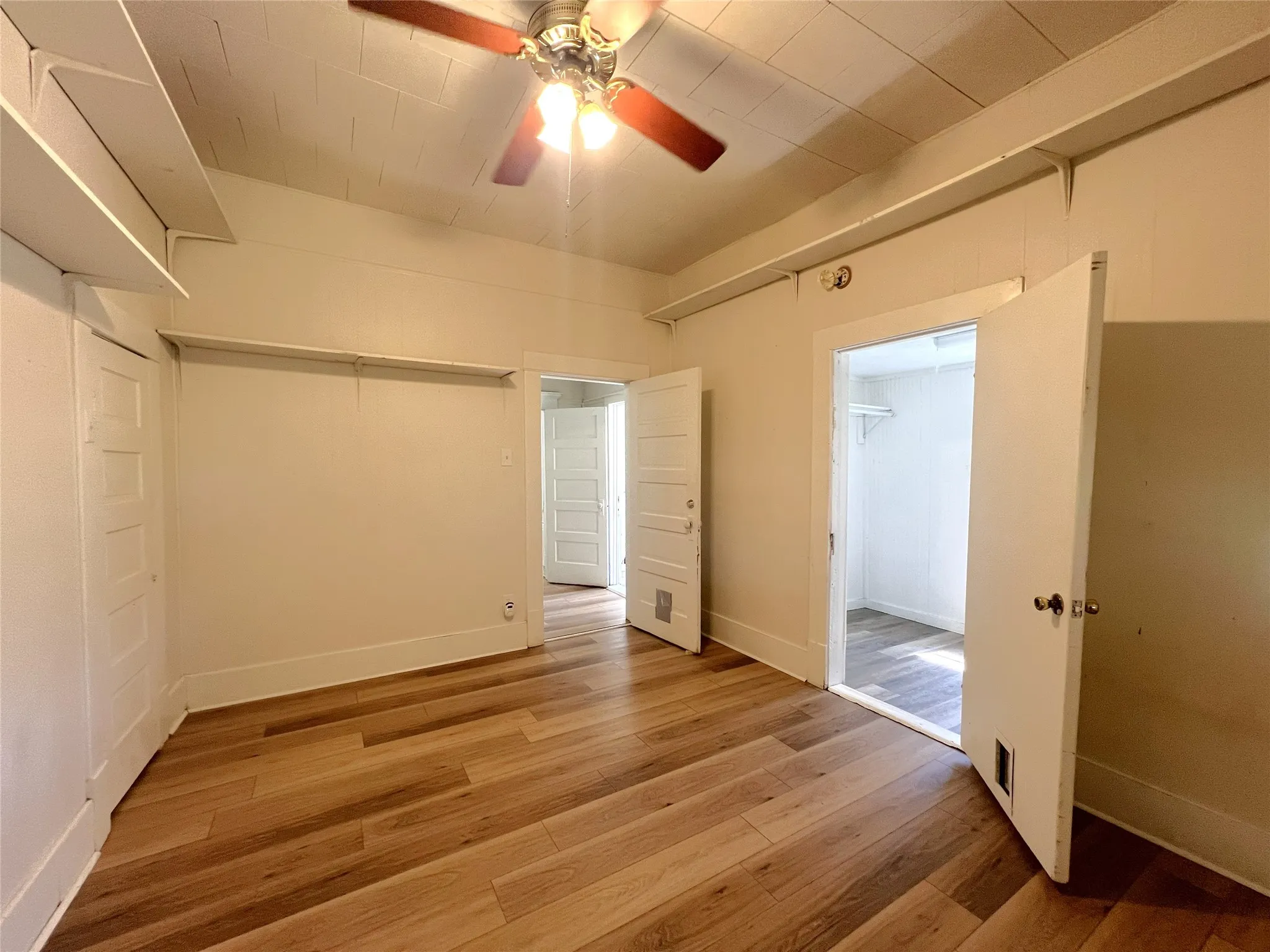 Single Family Residence For Sale in Hopkins County , 122 Robertson Street, Sulphur Springs, Texas 75482, 3 Bedroom, 1 Bathroom, Garage spaces, 1,308 Sqft, built in 1920, mls#21406119, Real Estate Agent in Sulphur Springs, Homes For Sale in Hopkins county, Homes For Sale in Sulphur Springs, Realtor in Sulphur Springs Texas, Real Estate Brokerage Independent Realty Texas, Luminita Cordes Realtor