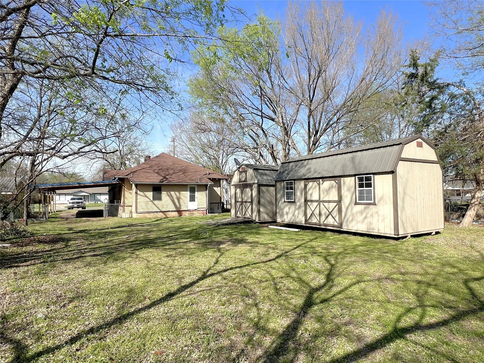 Single Family Residence For Sale in Hopkins County , 122 Robertson Street, Sulphur Springs, Texas 75482, 3 Bedroom, 1 Bathroom, Garage spaces, 1,308 Sqft, built in 1920, mls#21406119, Real Estate Agent in Sulphur Springs, Homes For Sale in Hopkins county, Homes For Sale in Sulphur Springs, Realtor in Sulphur Springs Texas, Real Estate Brokerage Independent Realty Texas, Luminita Cordes Realtor