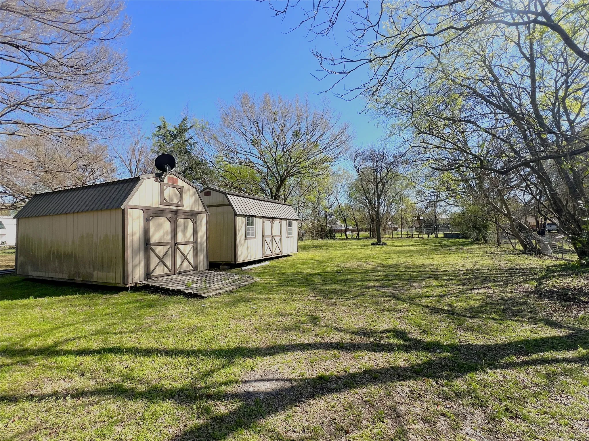 Single Family Residence For Sale in Hopkins County , 122 Robertson Street, Sulphur Springs, Texas 75482, 3 Bedroom, 1 Bathroom, Garage spaces, 1,308 Sqft, built in 1920, mls#21406119, Real Estate Agent in Sulphur Springs, Homes For Sale in Hopkins county, Homes For Sale in Sulphur Springs, Realtor in Sulphur Springs Texas, Real Estate Brokerage Independent Realty Texas, Luminita Cordes Realtor