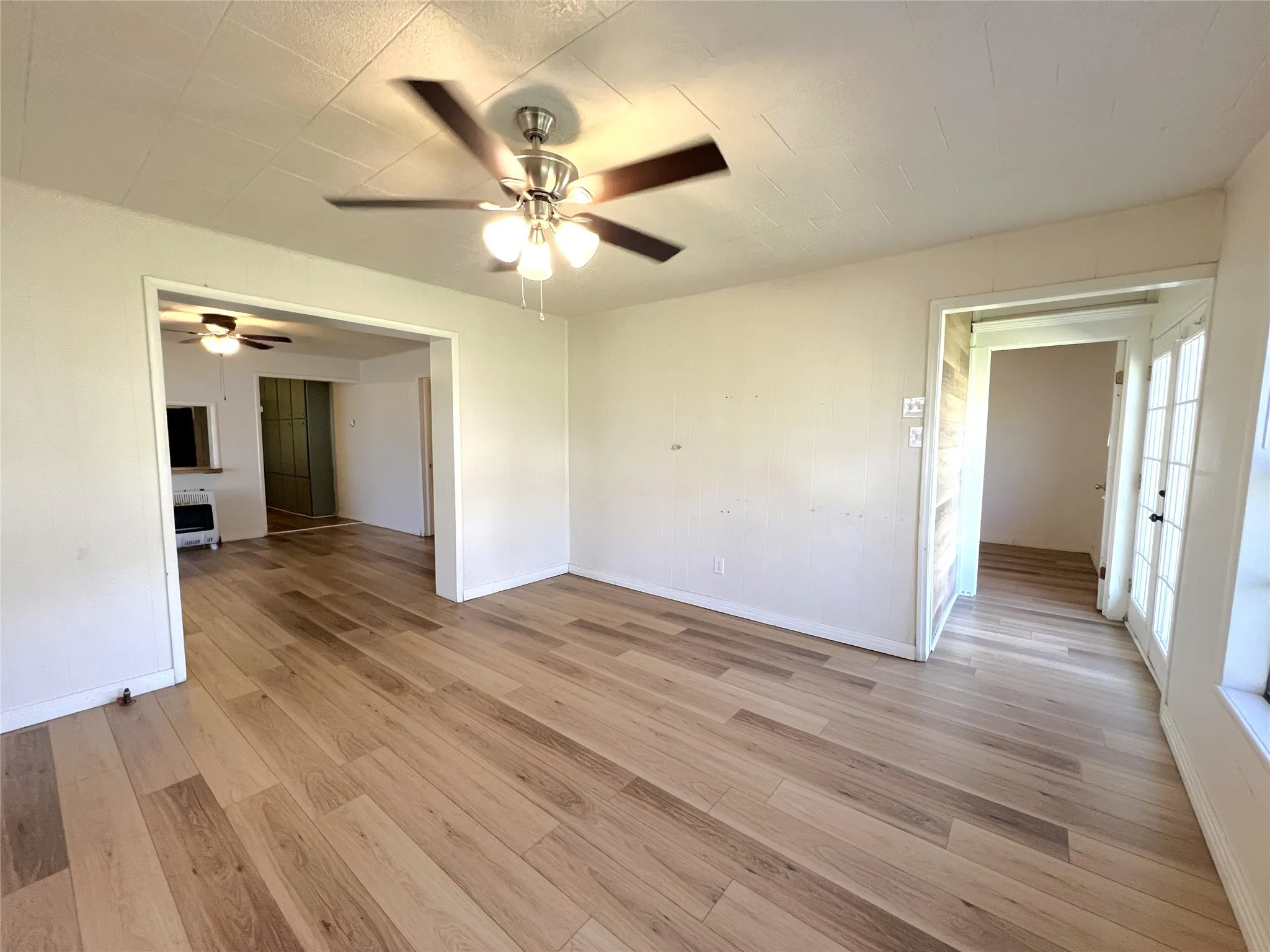 Single Family Residence For Sale in Hopkins County , 122 Robertson Street, Sulphur Springs, Texas 75482, 3 Bedroom, 1 Bathroom, Garage spaces, 1,308 Sqft, built in 1920, mls#21406119, Real Estate Agent in Sulphur Springs, Homes For Sale in Hopkins county, Homes For Sale in Sulphur Springs, Realtor in Sulphur Springs Texas, Real Estate Brokerage Independent Realty Texas, Luminita Cordes Realtor