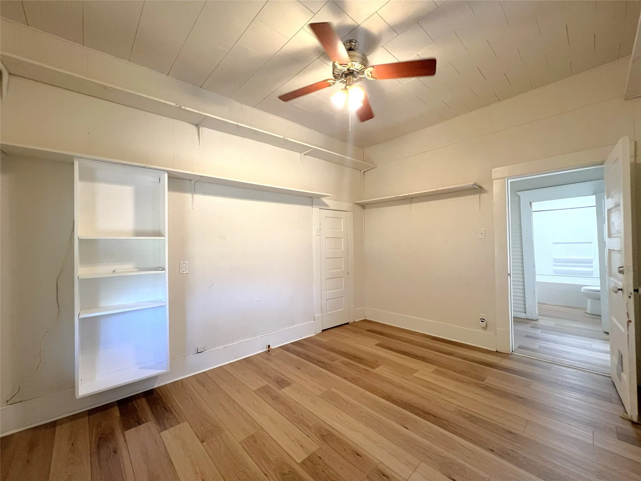 Single Family Residence For Sale in Hopkins County , 122 Robertson Street, Sulphur Springs, Texas 75482, 3 Bedroom, 1 Bathroom, Garage spaces, 1,308 Sqft, built in 1920, mls#21406119, Real Estate Agent in Sulphur Springs, Homes For Sale in Hopkins county, Homes For Sale in Sulphur Springs, Realtor in Sulphur Springs Texas, Real Estate Brokerage Independent Realty Texas, Luminita Cordes Realtor