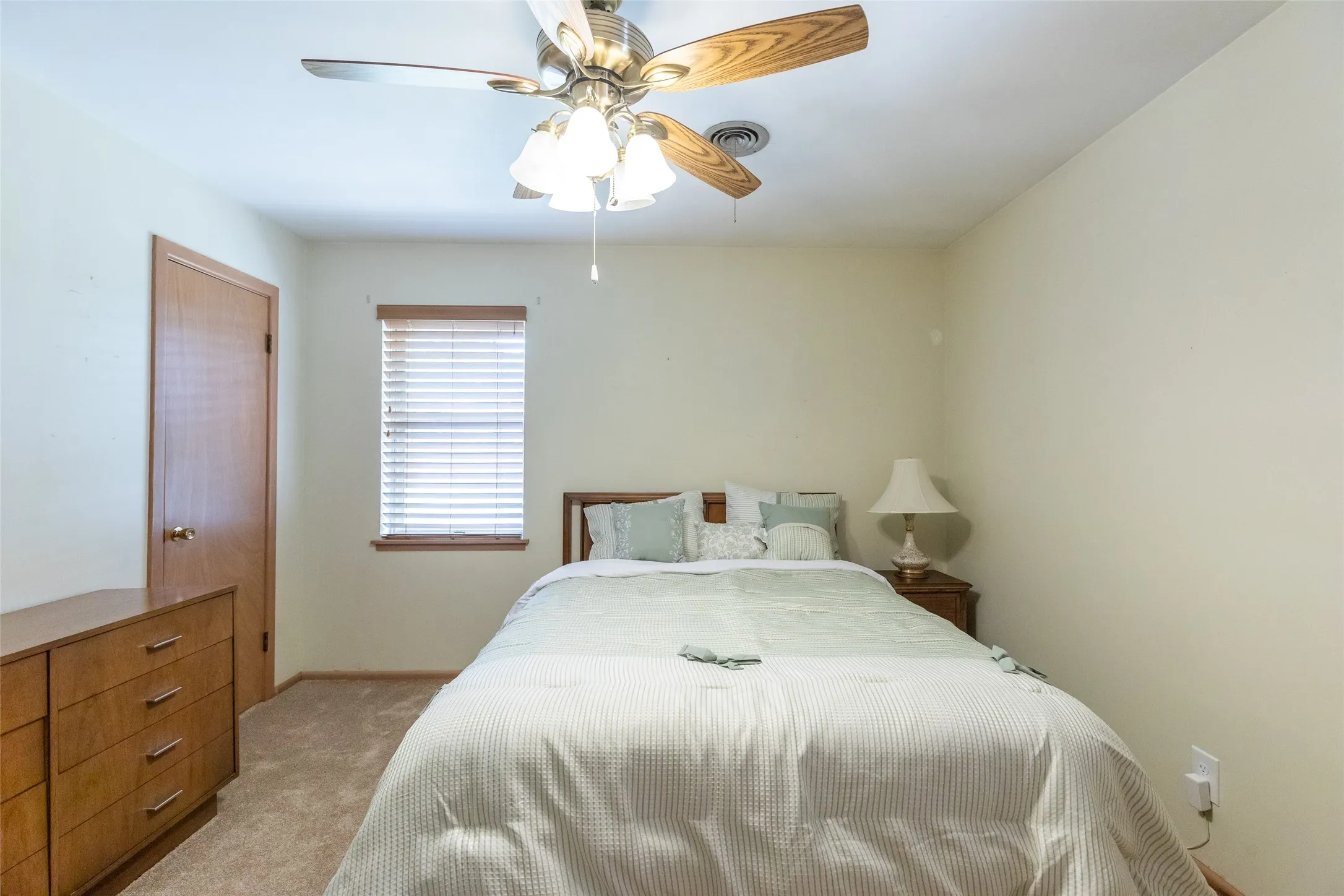 Single Family Residence For Rent in Taylor County , 2609 Madison Avenue, Abilene, Texas 79601, 3 Bedroom, 2 Bathroom, 2 Garage spaces, 1,788 Sqft, built in 1962, mls#21406796, Real Estate Agent in Abilene, Homes For Rent in Taylor county, Homes For Rent in Abilene, Realtor in Abilene Texas, Real Estate Brokerage Independent Realty Texas, Luminita Cordes Realtor