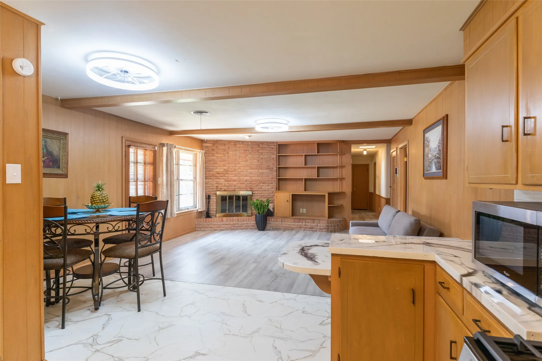 Single Family Residence For Rent in Taylor County , 2609 Madison Avenue, Abilene, Texas 79601, 3 Bedroom, 2 Bathroom, 2 Garage spaces, 1,788 Sqft, built in 1962, mls#21406796, Real Estate Agent in Abilene, Homes For Rent in Taylor county, Homes For Rent in Abilene, Realtor in Abilene Texas, Real Estate Brokerage Independent Realty Texas, Luminita Cordes Realtor