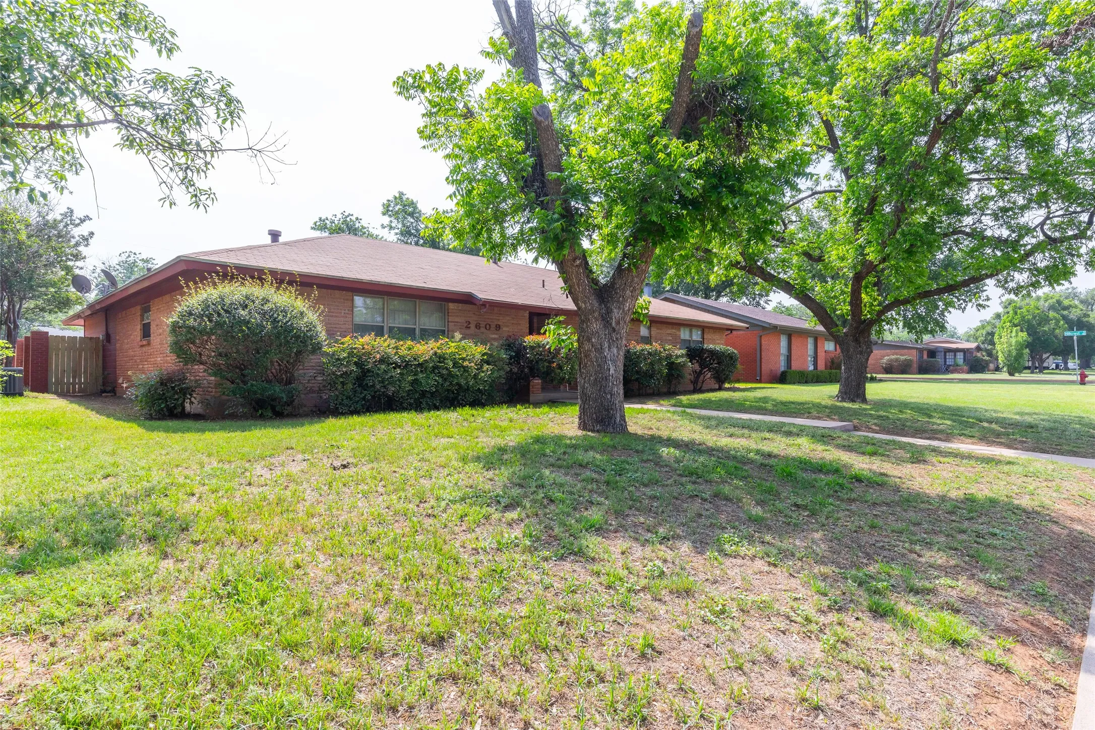 Single Family Residence For Rent in Taylor County , 2609 Madison Avenue, Abilene, Texas 79601, 3 Bedroom, 2 Bathroom, 2 Garage spaces, 1,788 Sqft, built in 1962, mls#21406796, Real Estate Agent in Abilene, Homes For Rent in Taylor county, Homes For Rent in Abilene, Realtor in Abilene Texas, Real Estate Brokerage Independent Realty Texas, Luminita Cordes Realtor