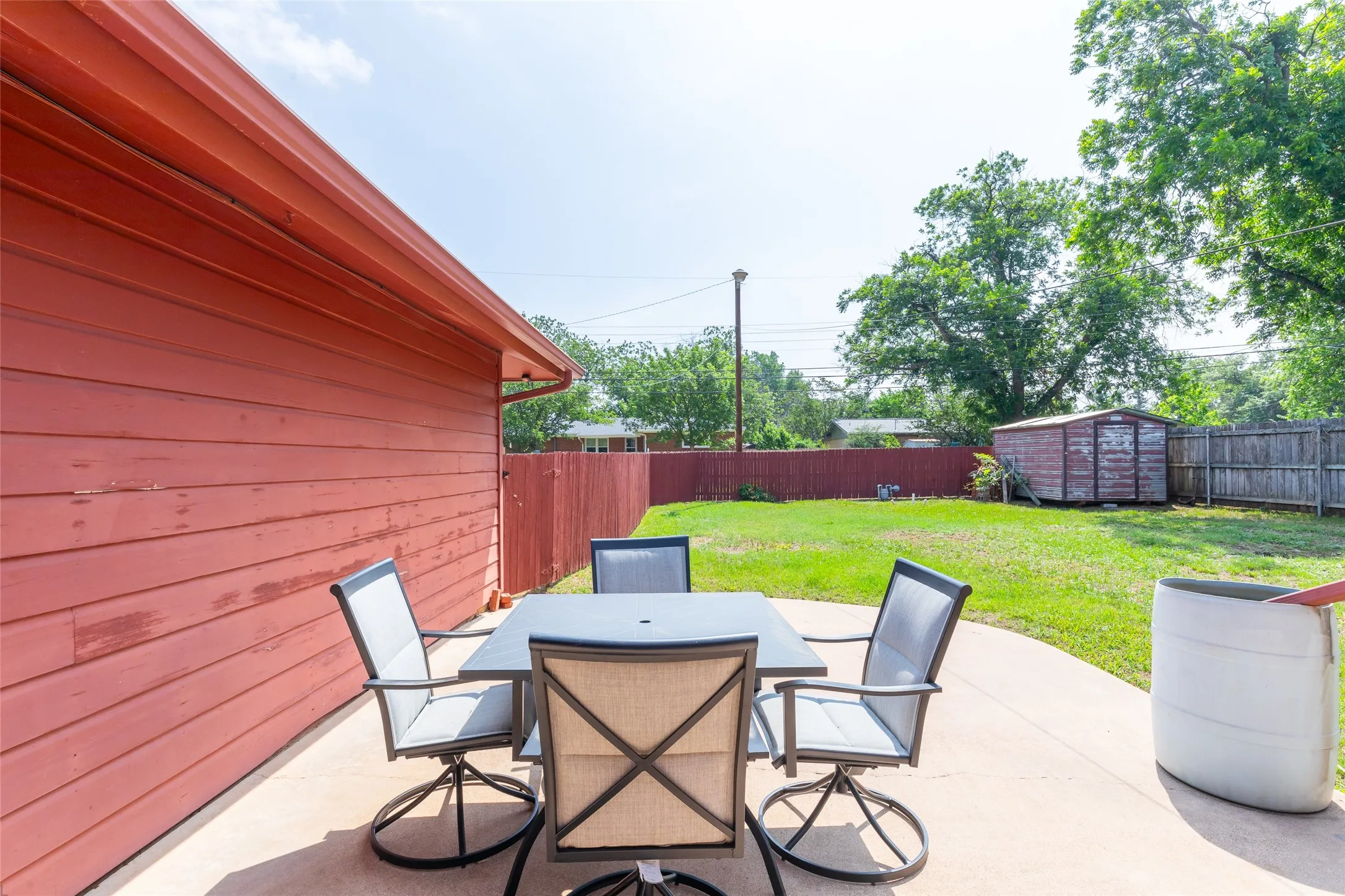 Single Family Residence For Rent in Taylor County , 2609 Madison Avenue, Abilene, Texas 79601, 3 Bedroom, 2 Bathroom, 2 Garage spaces, 1,788 Sqft, built in 1962, mls#21406796, Real Estate Agent in Abilene, Homes For Rent in Taylor county, Homes For Rent in Abilene, Realtor in Abilene Texas, Real Estate Brokerage Independent Realty Texas, Luminita Cordes Realtor