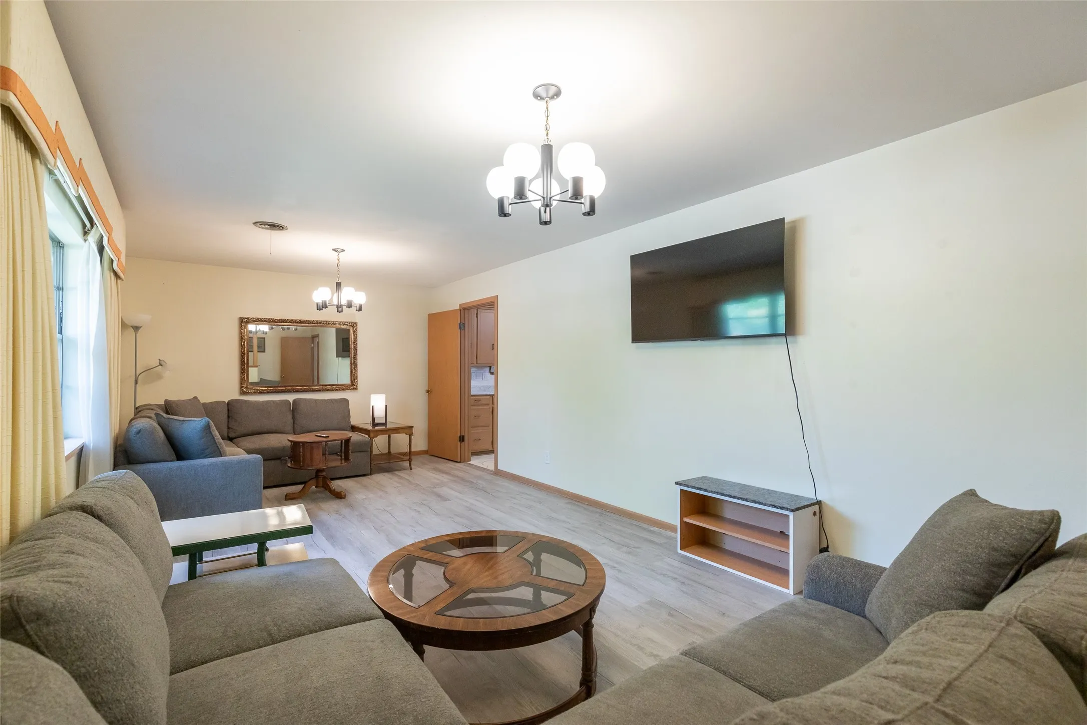 Single Family Residence For Rent in Taylor County , 2609 Madison Avenue, Abilene, Texas 79601, 3 Bedroom, 2 Bathroom, 2 Garage spaces, 1,788 Sqft, built in 1962, mls#21406796, Real Estate Agent in Abilene, Homes For Rent in Taylor county, Homes For Rent in Abilene, Realtor in Abilene Texas, Real Estate Brokerage Independent Realty Texas, Luminita Cordes Realtor