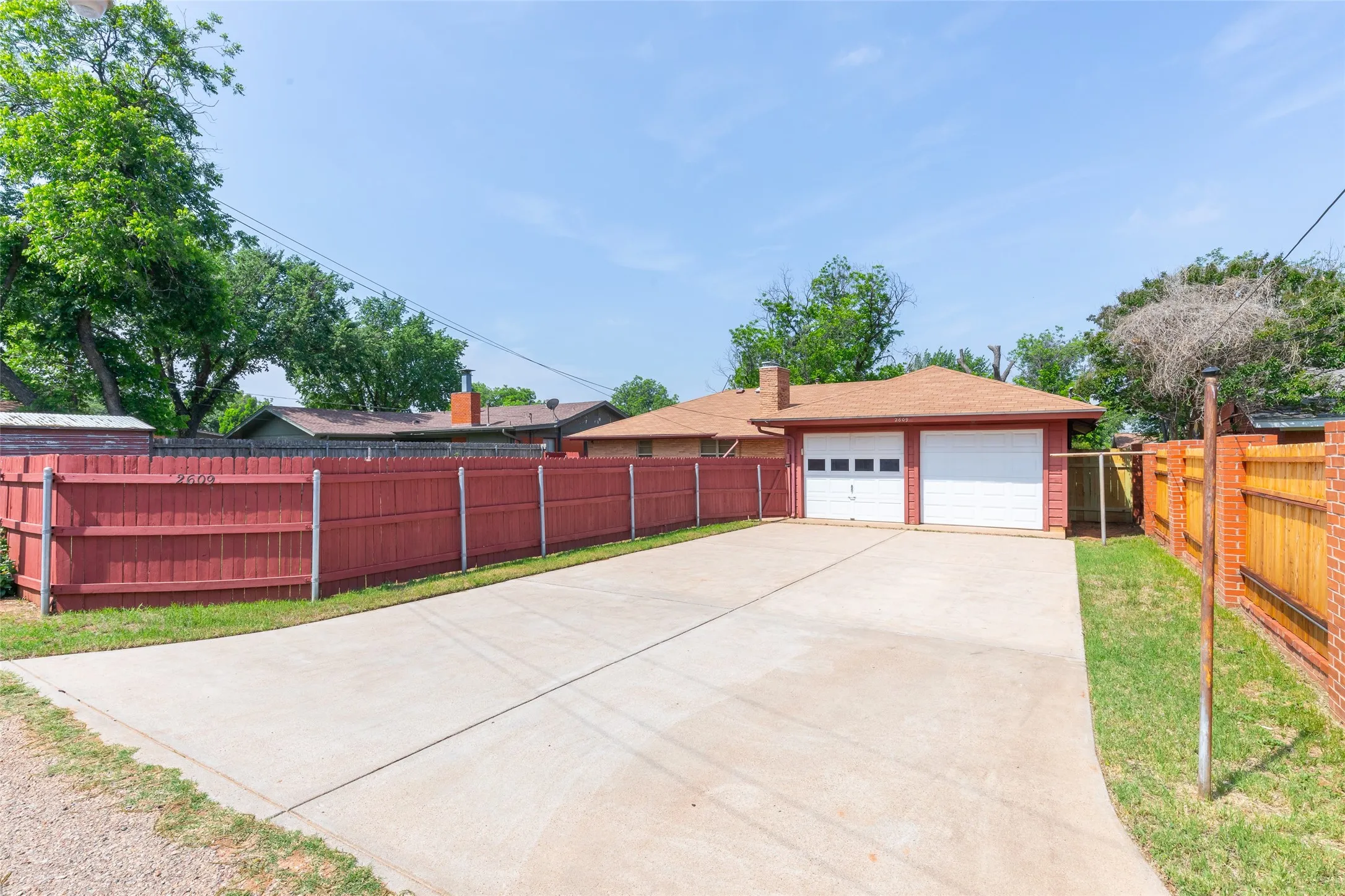 Single Family Residence For Rent in Taylor County , 2609 Madison Avenue, Abilene, Texas 79601, 3 Bedroom, 2 Bathroom, 2 Garage spaces, 1,788 Sqft, built in 1962, mls#21406796, Real Estate Agent in Abilene, Homes For Rent in Taylor county, Homes For Rent in Abilene, Realtor in Abilene Texas, Real Estate Brokerage Independent Realty Texas, Luminita Cordes Realtor