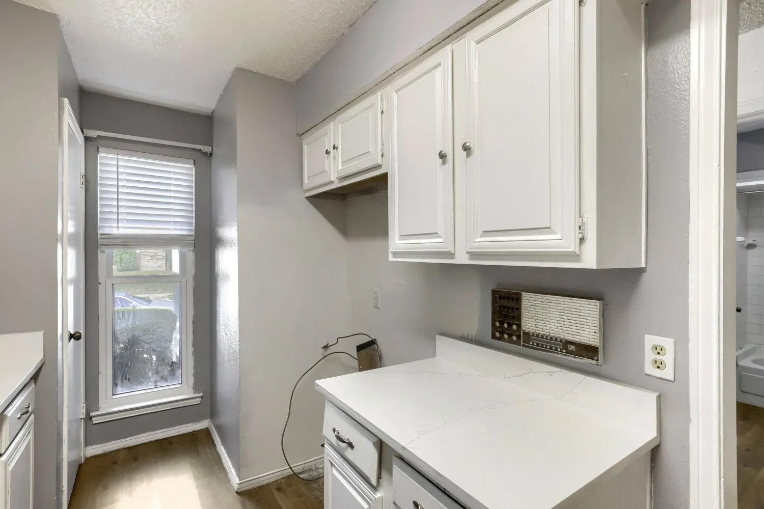 Townhouse For Sale in Dallas County , 1848 Abshire Lane, Dallas, Texas 75228, 3 Bedroom, 2 Bathroom, Garage spaces, 1,634 Sqft, built in 1981, mls#21405550, Real Estate Agent in Dallas, Homes For Sale in Dallas county, Homes For Sale in Dallas, Realtor in Dallas Texas, Real Estate Brokerage Independent Realty Texas, Luminita Cordes Realtor