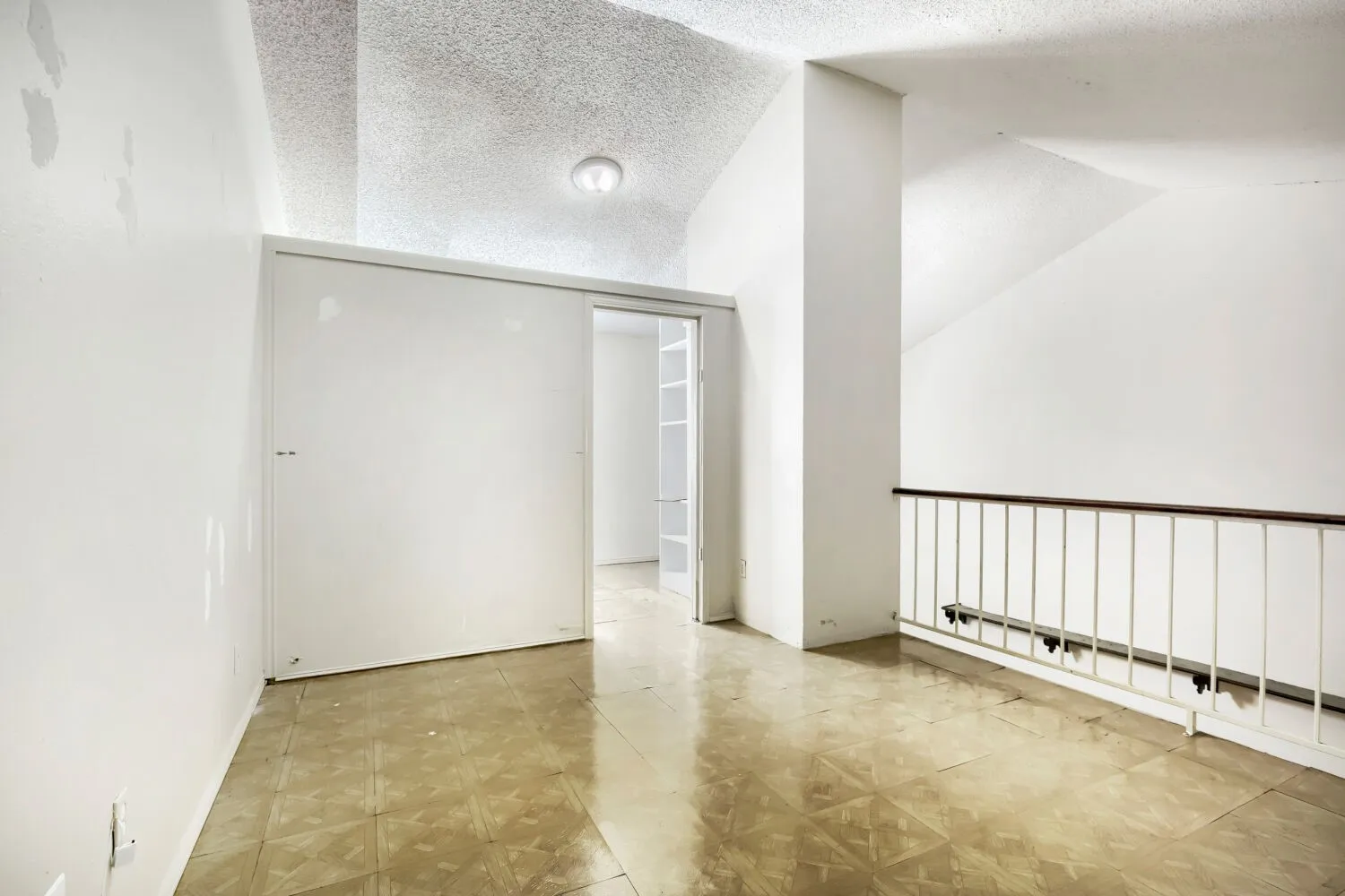 Townhouse For Sale in Dallas County , 1848 Abshire Lane, Dallas, Texas 75228, 3 Bedroom, 2 Bathroom, Garage spaces, 1,634 Sqft, built in 1981, mls#21405550, Real Estate Agent in Dallas, Homes For Sale in Dallas county, Homes For Sale in Dallas, Realtor in Dallas Texas, Real Estate Brokerage Independent Realty Texas, Luminita Cordes Realtor