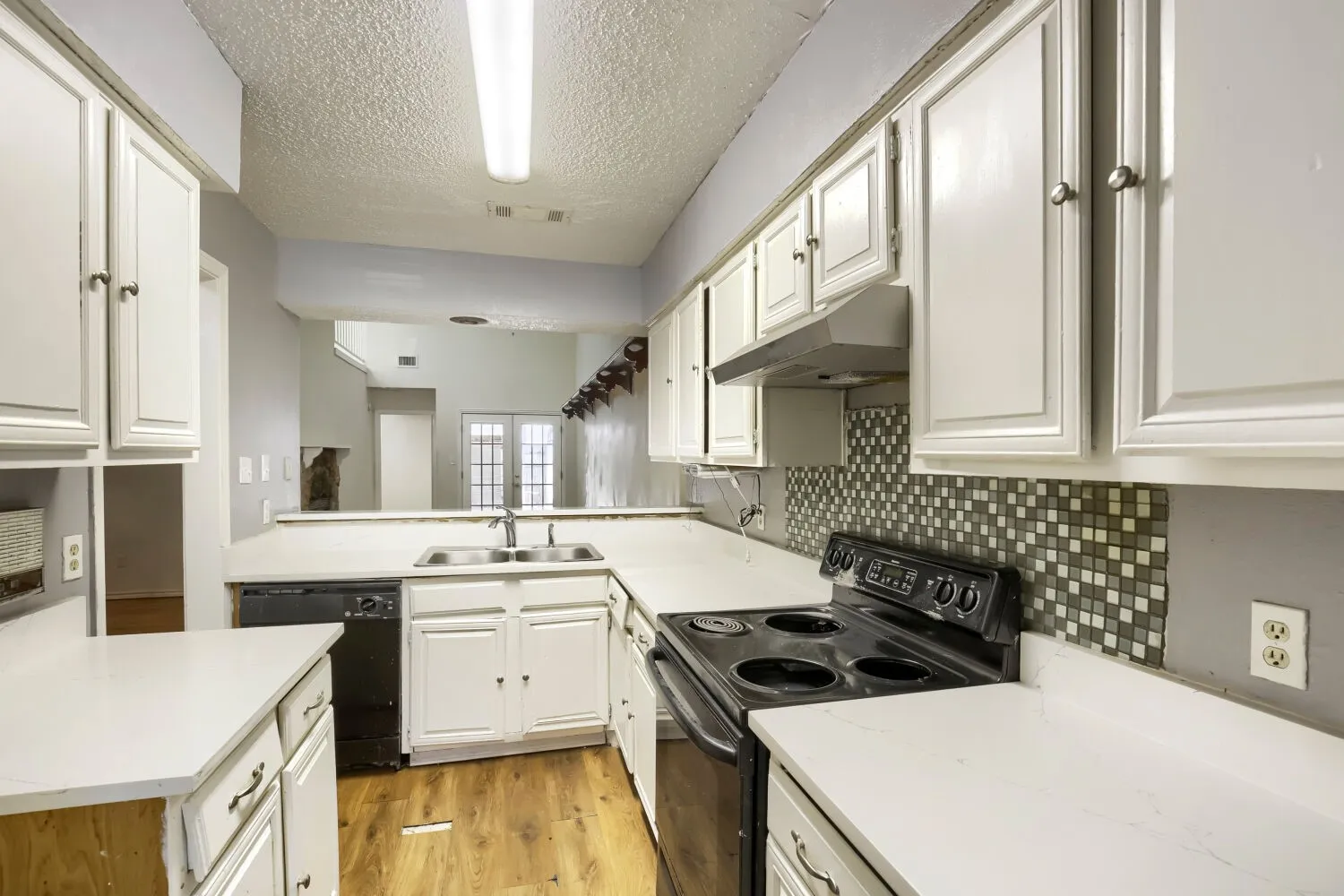 Townhouse For Sale in Dallas County , 1848 Abshire Lane, Dallas, Texas 75228, 3 Bedroom, 2 Bathroom, Garage spaces, 1,634 Sqft, built in 1981, mls#21405550, Real Estate Agent in Dallas, Homes For Sale in Dallas county, Homes For Sale in Dallas, Realtor in Dallas Texas, Real Estate Brokerage Independent Realty Texas, Luminita Cordes Realtor