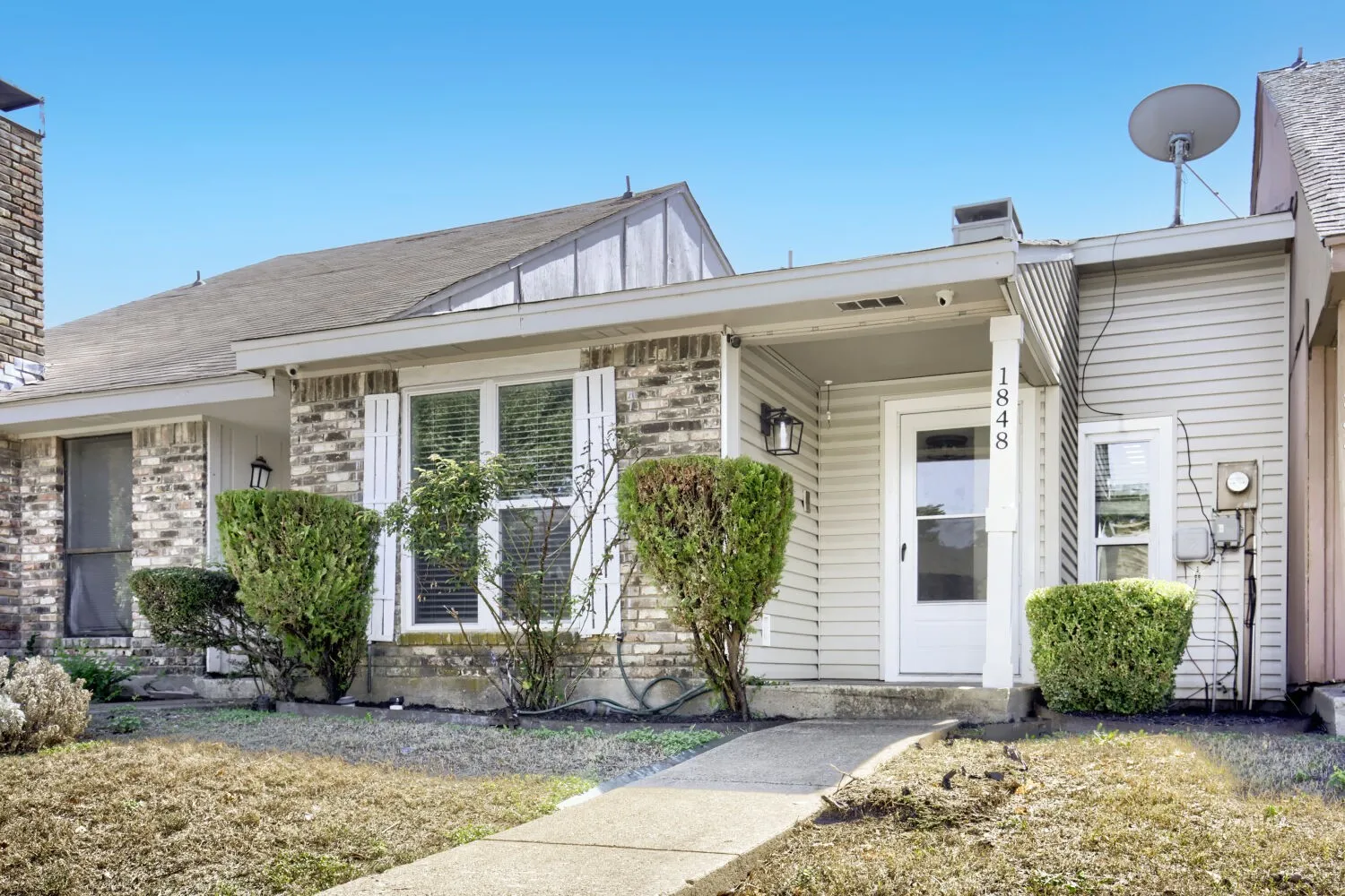 Townhouse For Sale in Dallas County , 1848 Abshire Lane, Dallas, Texas 75228, 3 Bedroom, 2 Bathroom, Garage spaces, 1,634 Sqft, built in 1981, mls#21405550, Real Estate Agent in Dallas, Homes For Sale in Dallas county, Homes For Sale in Dallas, Realtor in Dallas Texas, Real Estate Brokerage Independent Realty Texas, Luminita Cordes Realtor